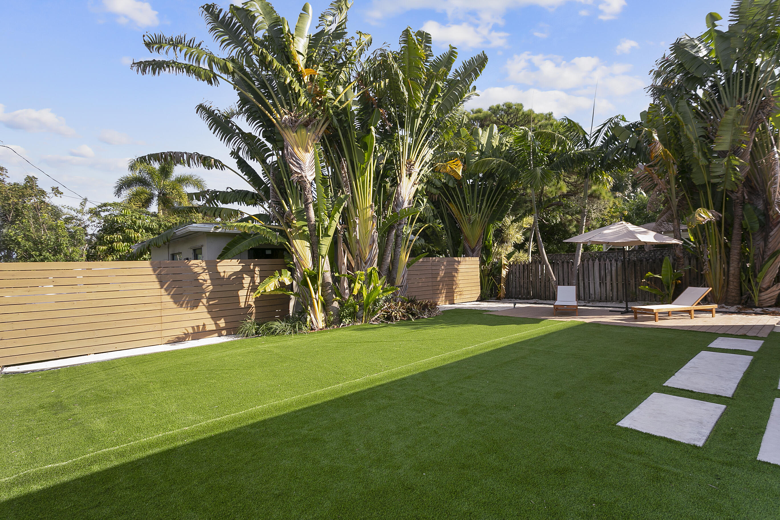 OAKLAND PARK SECOND ADD - Residential Income
