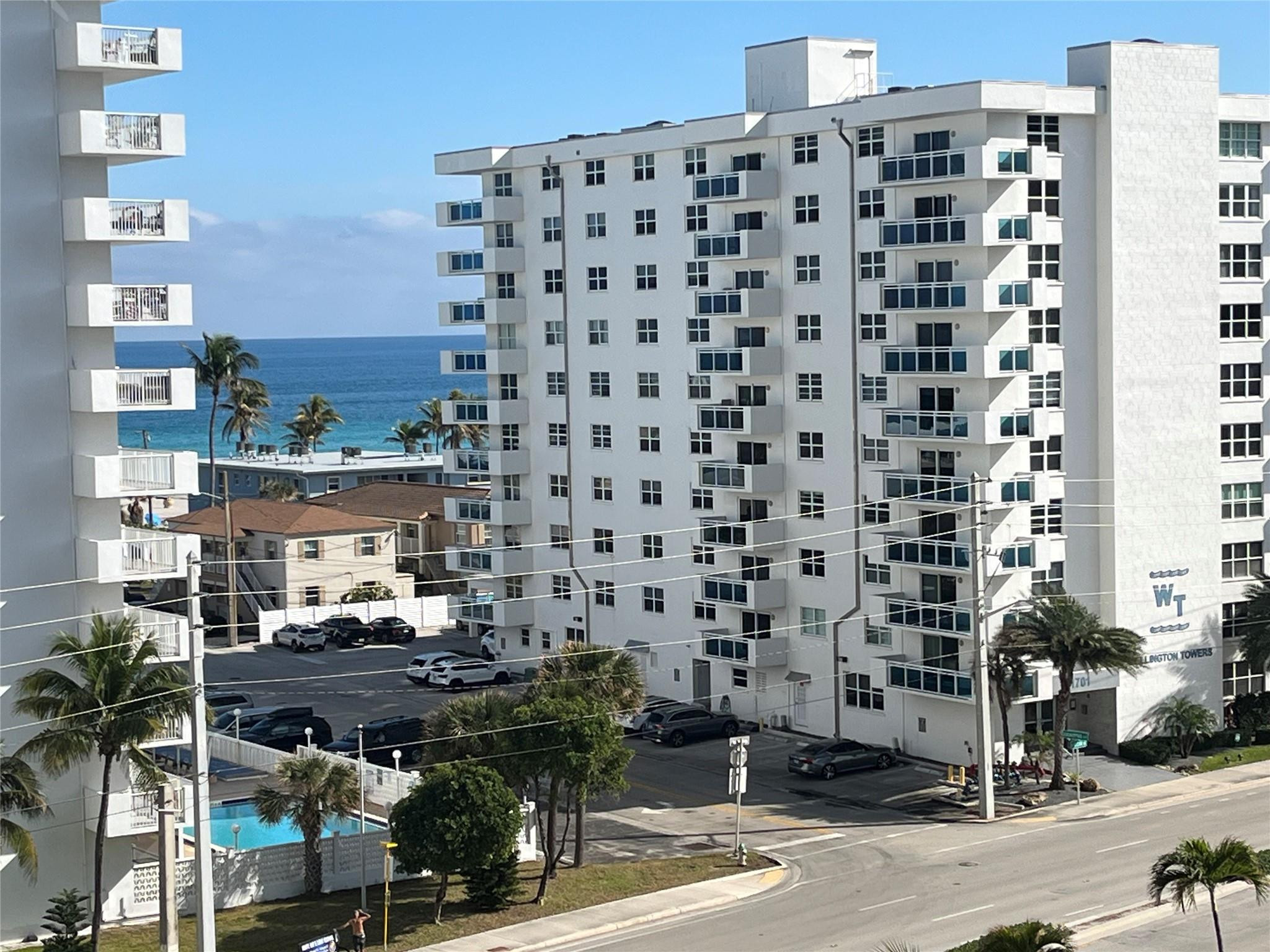 TRAFALGAR TOWERS CONDOMINIUM - Residential