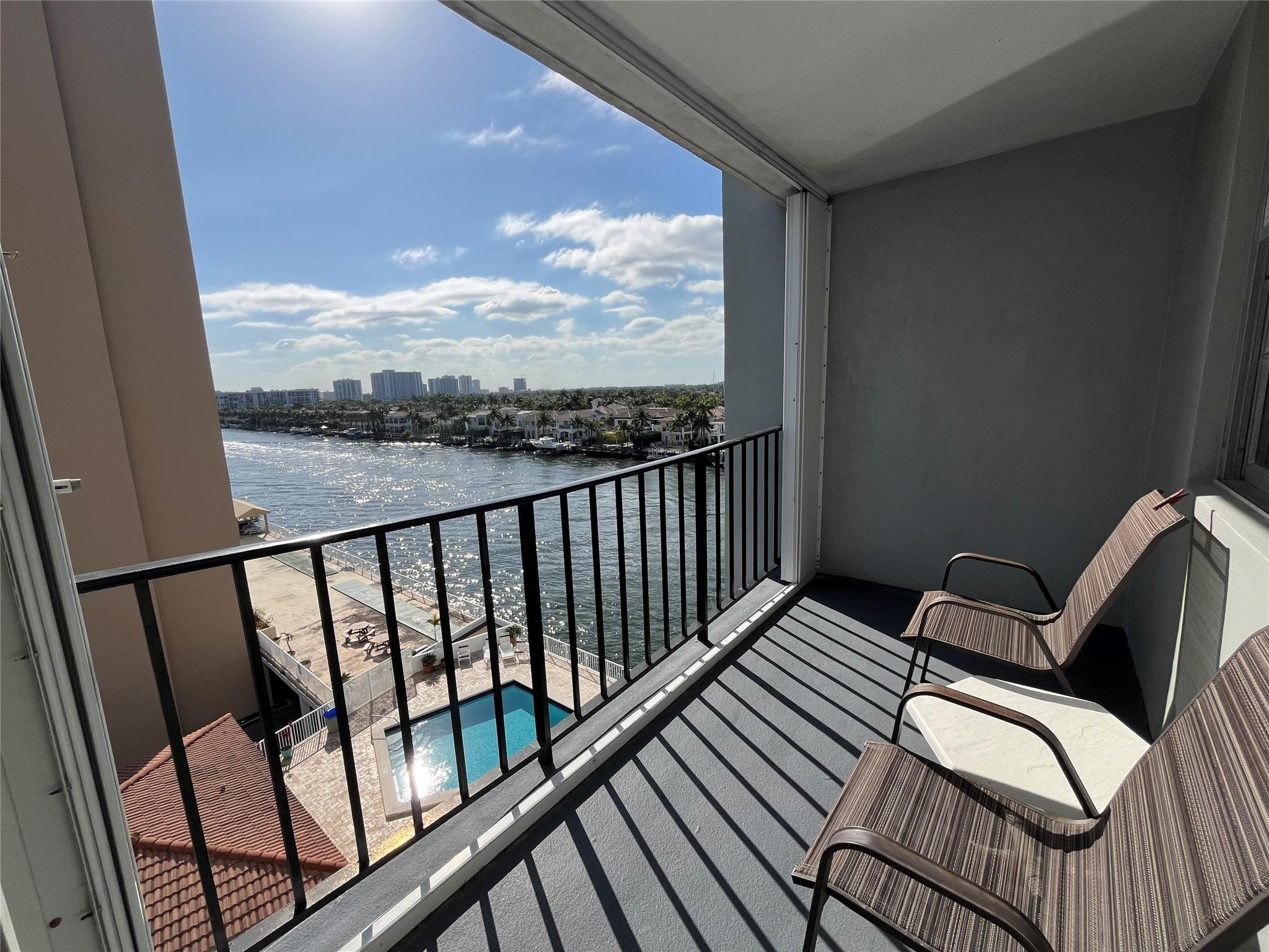 TRAFALGAR TOWERS CONDOMINIUM - Residential