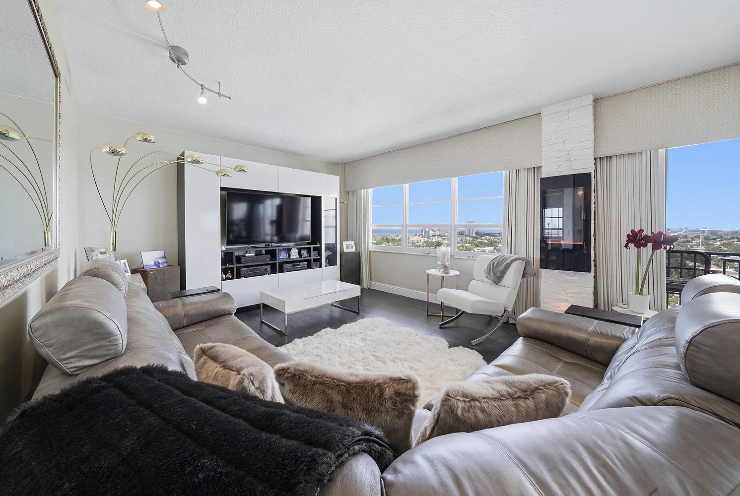 ESSEX TOWER CONDO - Residential