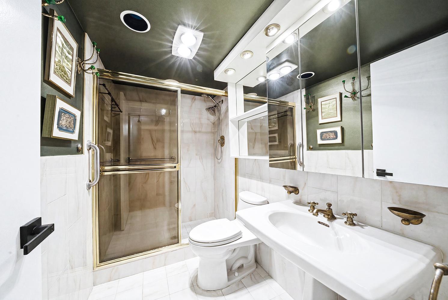ESSEX TOWER CONDO - Residential