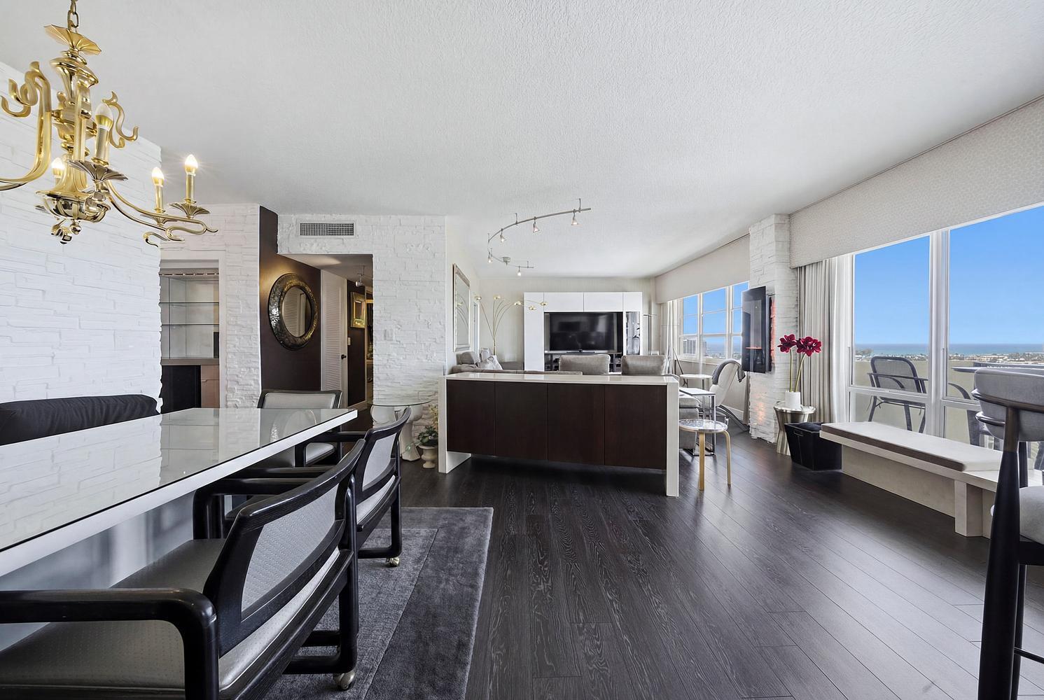 ESSEX TOWER CONDO - Residential
