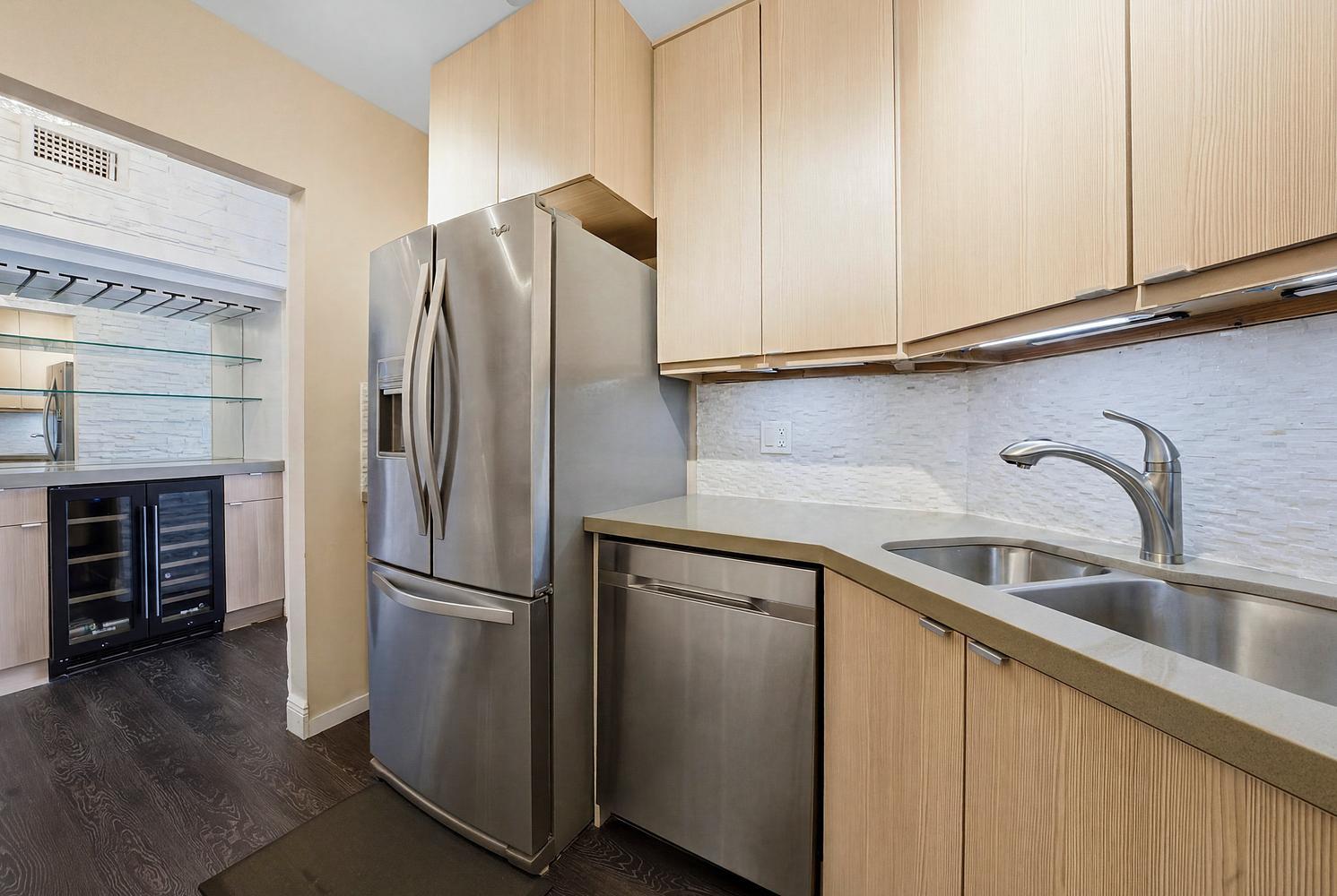 ESSEX TOWER CONDO - Residential