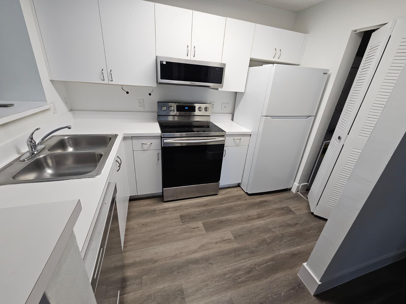 ST ANDREWS CONDOMINIUM - Residential Lease