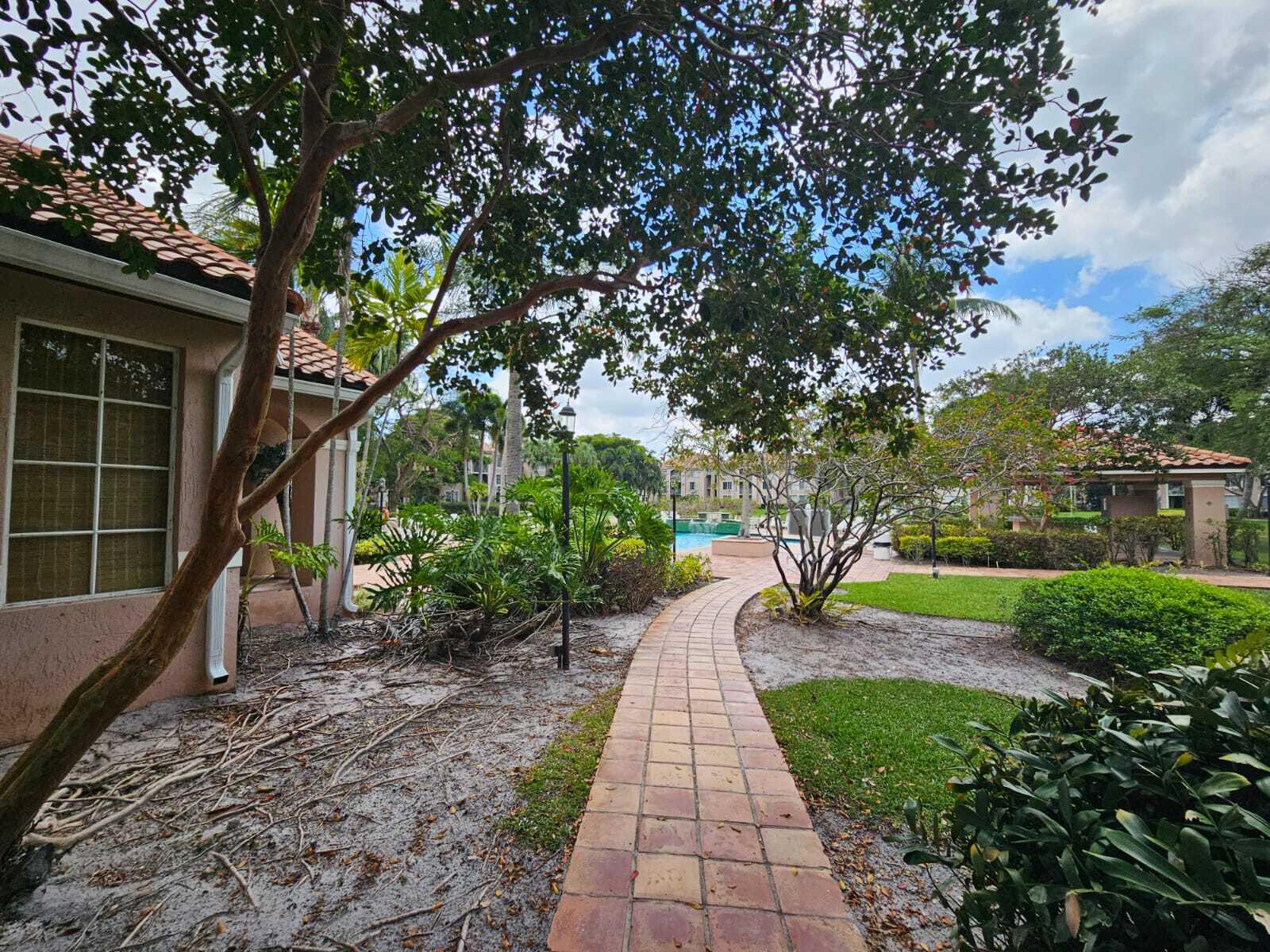ST ANDREWS CONDOMINIUM - Residential Lease