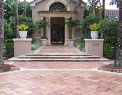 ST ANDREWS CONDOMINIUM - Residential Lease
