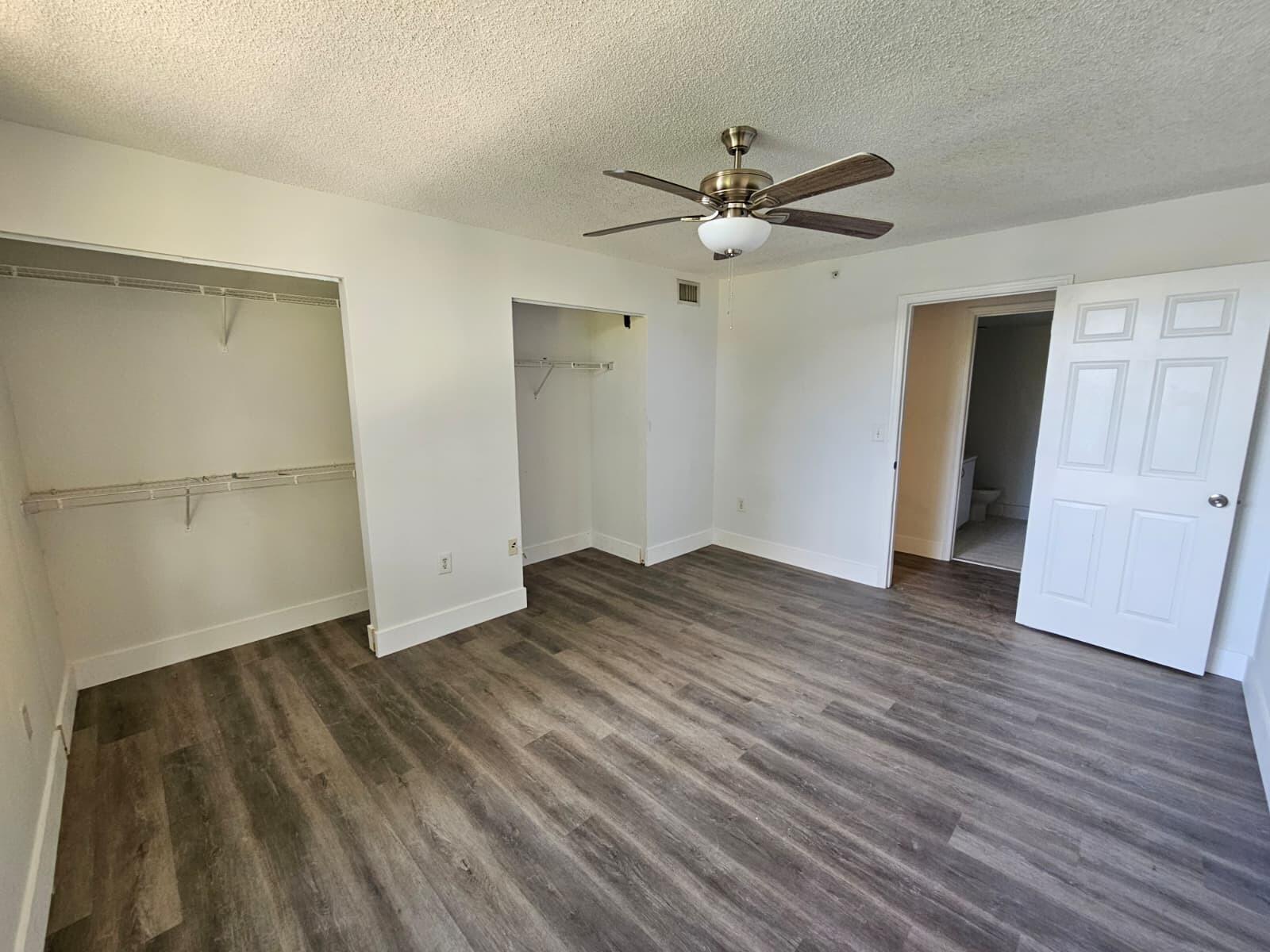 Beautiful, spacious 1 bedroom 1 bathroom corner unit with a private entrance, washer and dryer inside, spacious closet space. Recently installed vinyl floor and baseboards, stainless steel appliances. Gated community, scenic walk paths around, fully equipped gym, tennis court, racket ball court, spa, clubhouse, toddlers playground. Close to main highways shops and restaurants. Water, Sewer, trash, basic cable and internet included for added convenience.