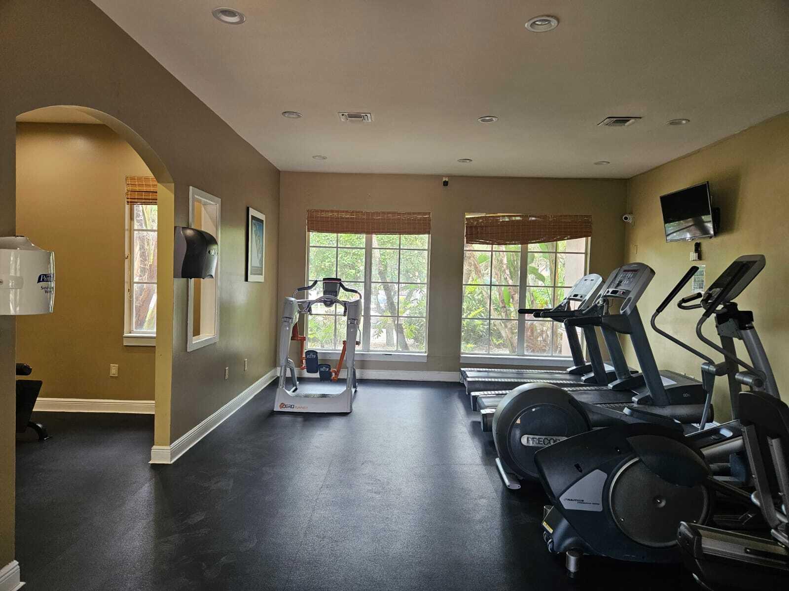 ST ANDREWS CONDOMINIUM - Residential Lease