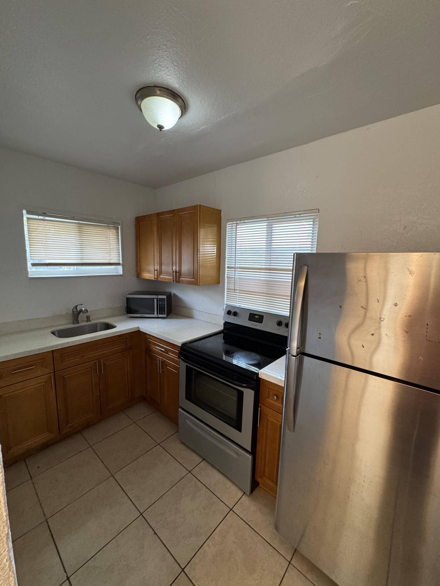 FLORAL HEIGHTS - Residential Lease