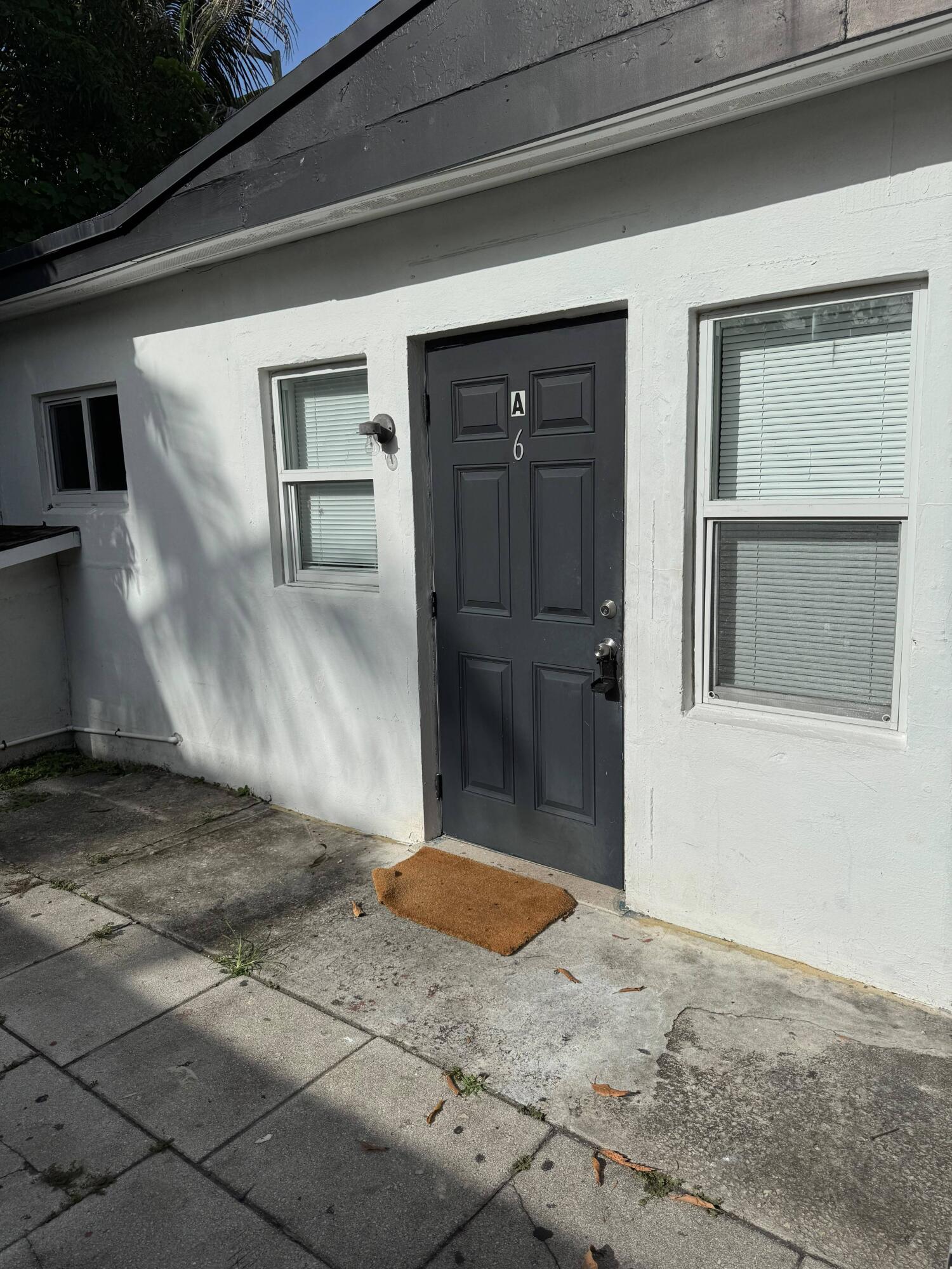 Ready for immediate occupancy. Quick approval process and easy showing available.