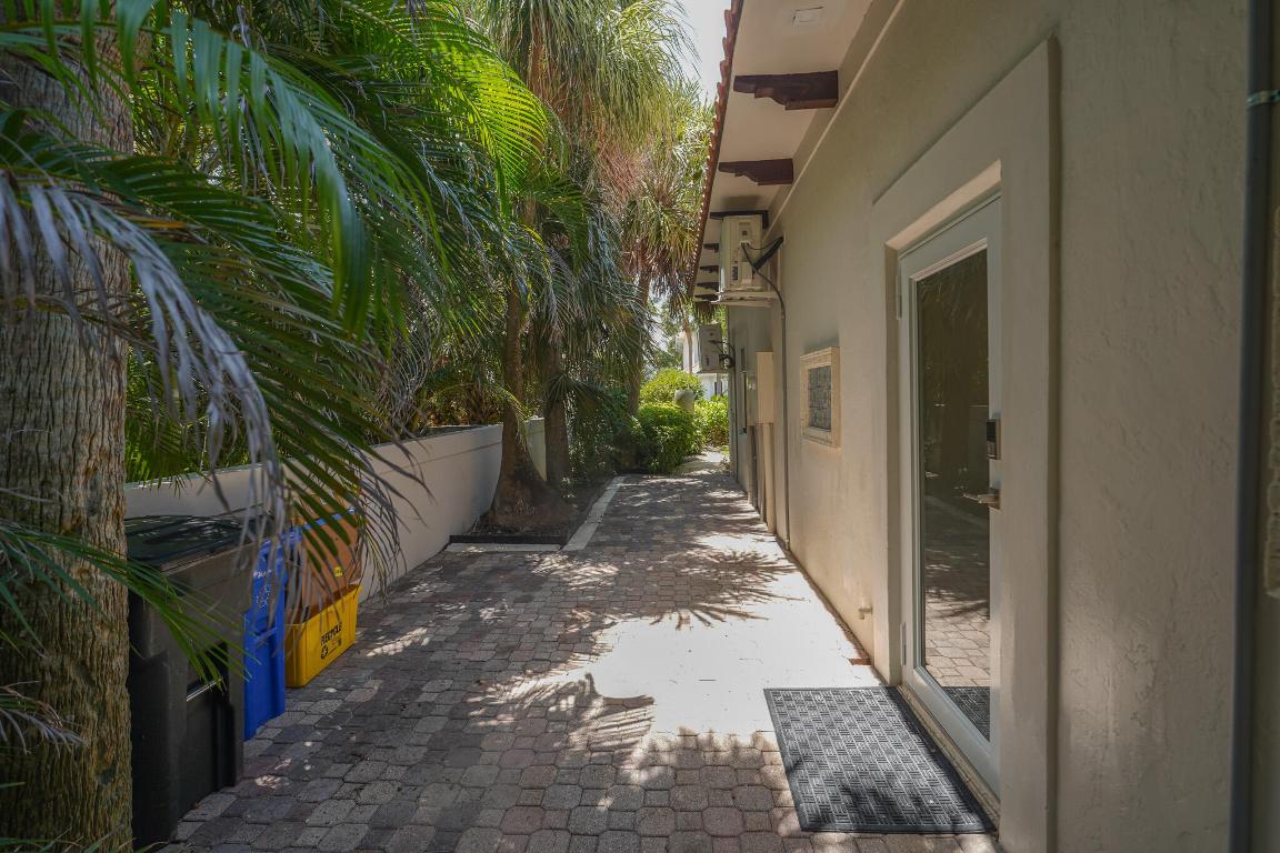 POINT MANALAPAN 9 - Residential