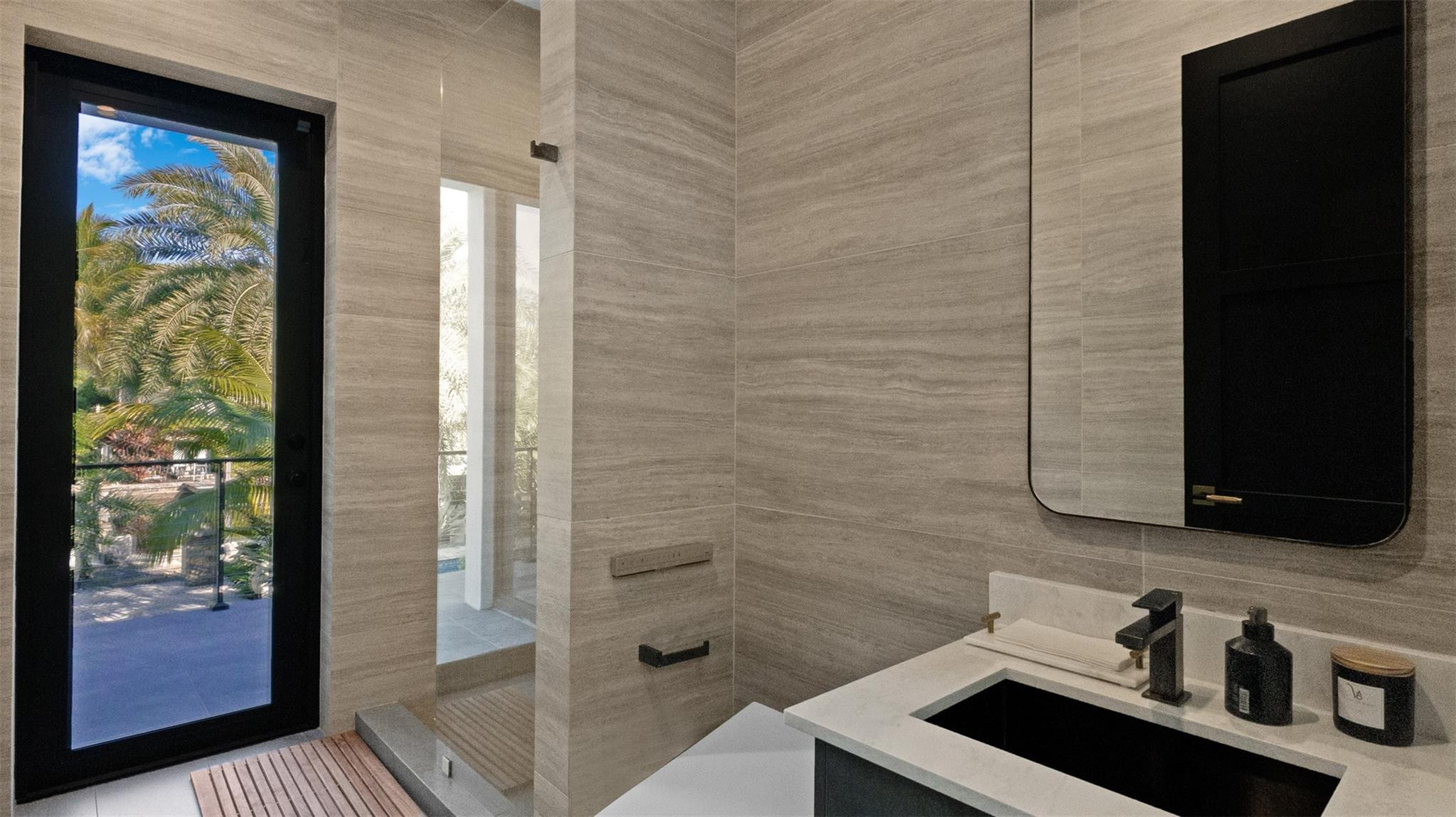 RIO VISTA ISLES - Residential