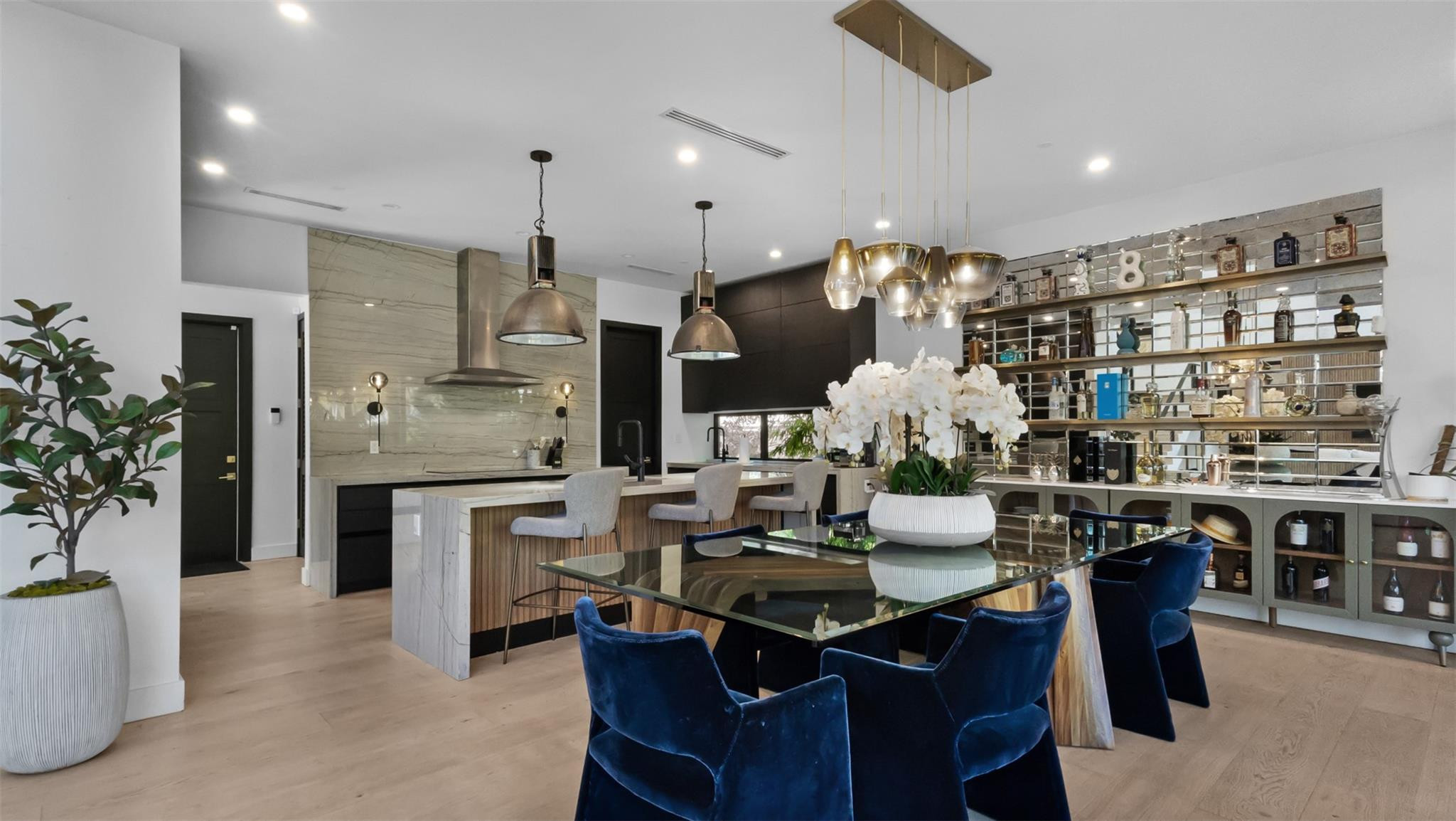 RIO VISTA ISLES - Residential