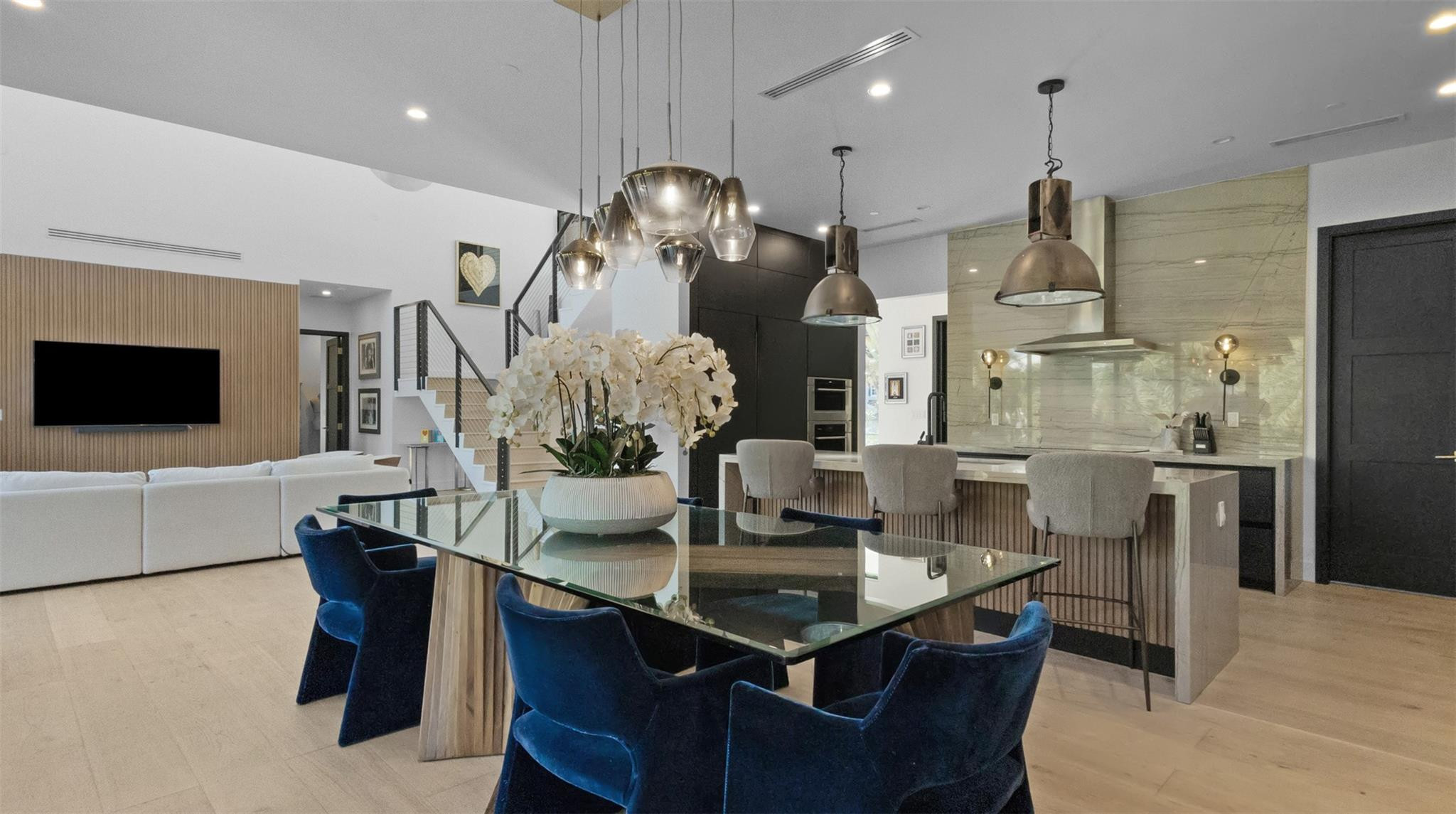 RIO VISTA ISLES - Residential