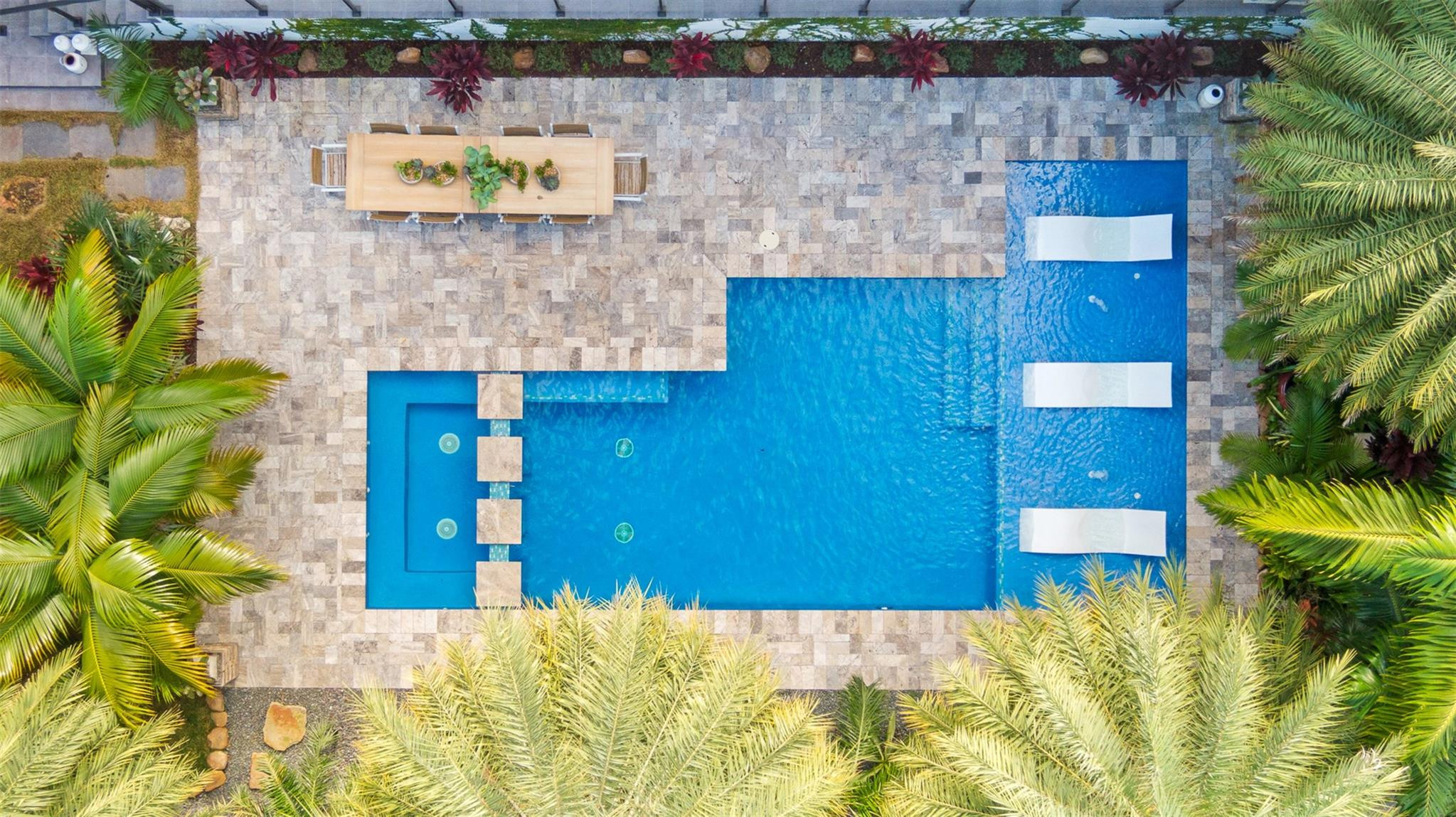 RIO VISTA ISLES - Residential