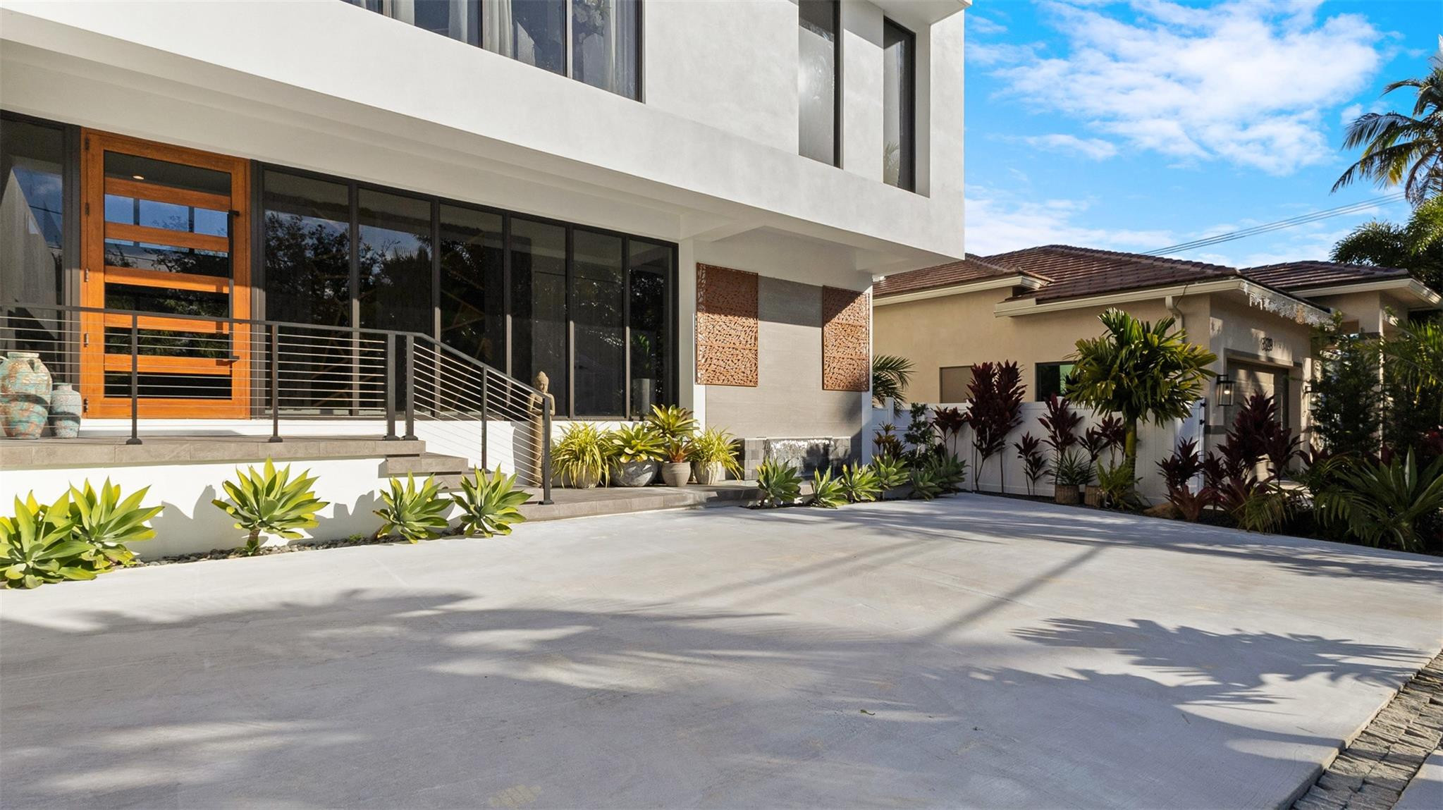 RIO VISTA ISLES - Residential
