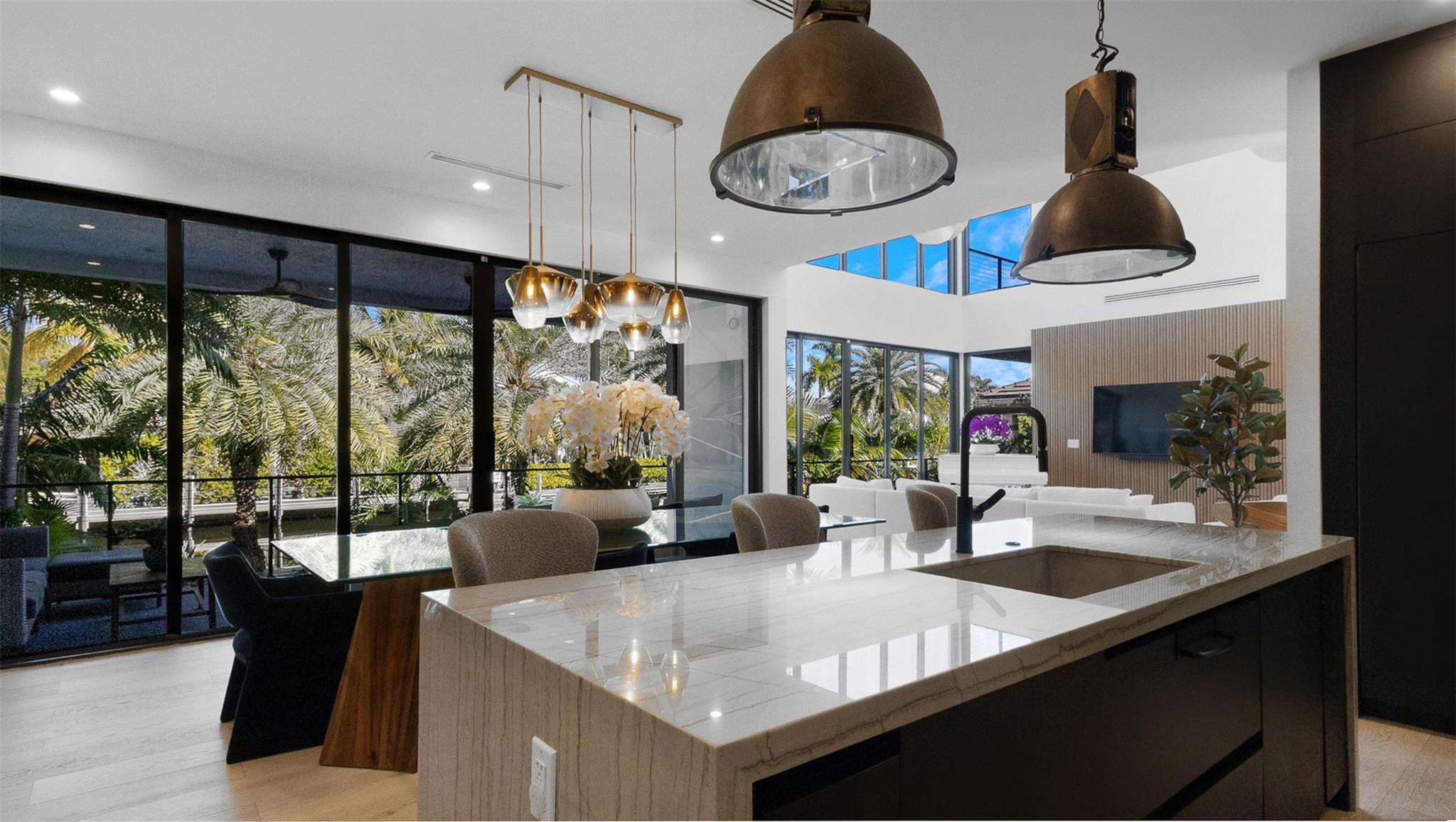 RIO VISTA ISLES - Residential