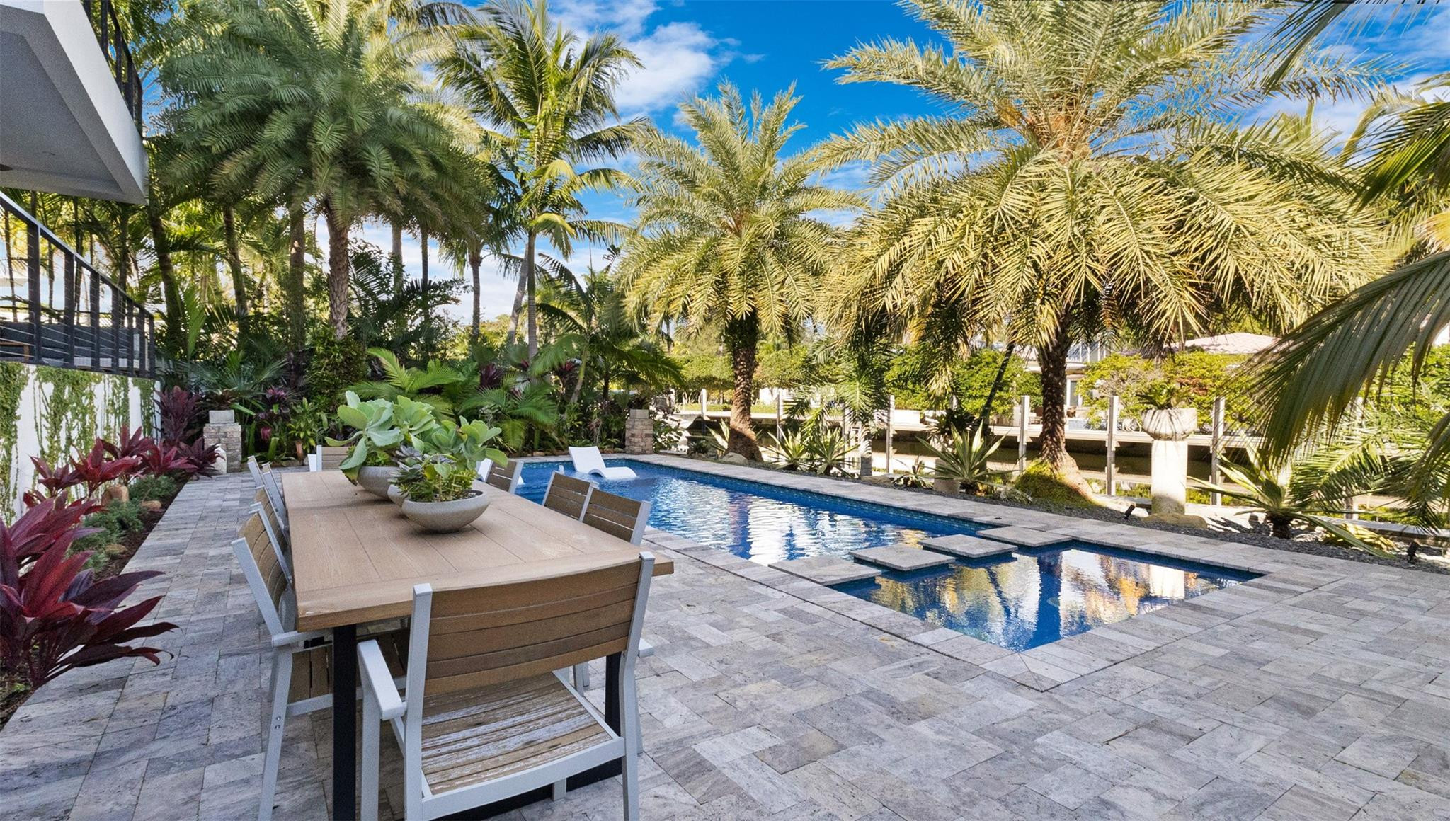 RIO VISTA ISLES - Residential