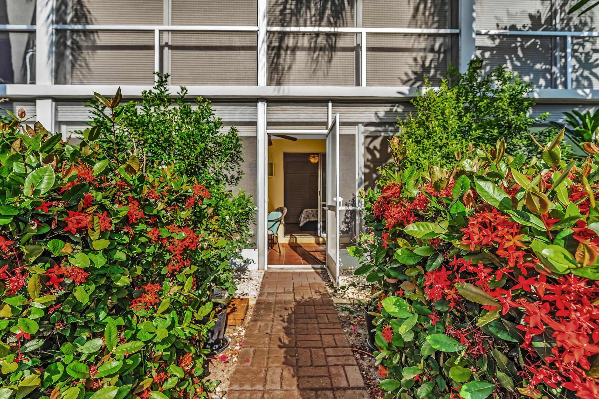 PALM ROYAL APTS INC CONDO - Residential