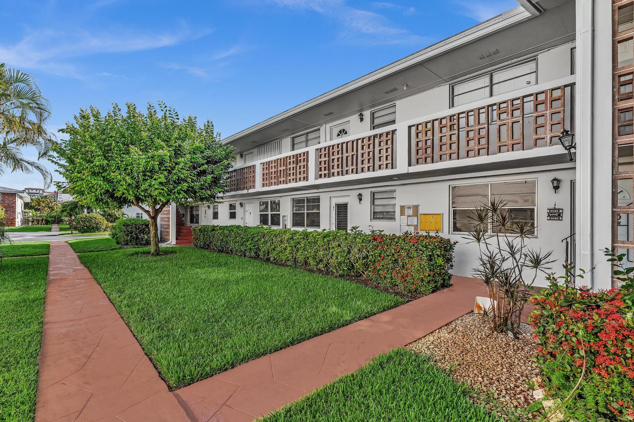 PALM ROYAL APTS INC CONDO - Residential
