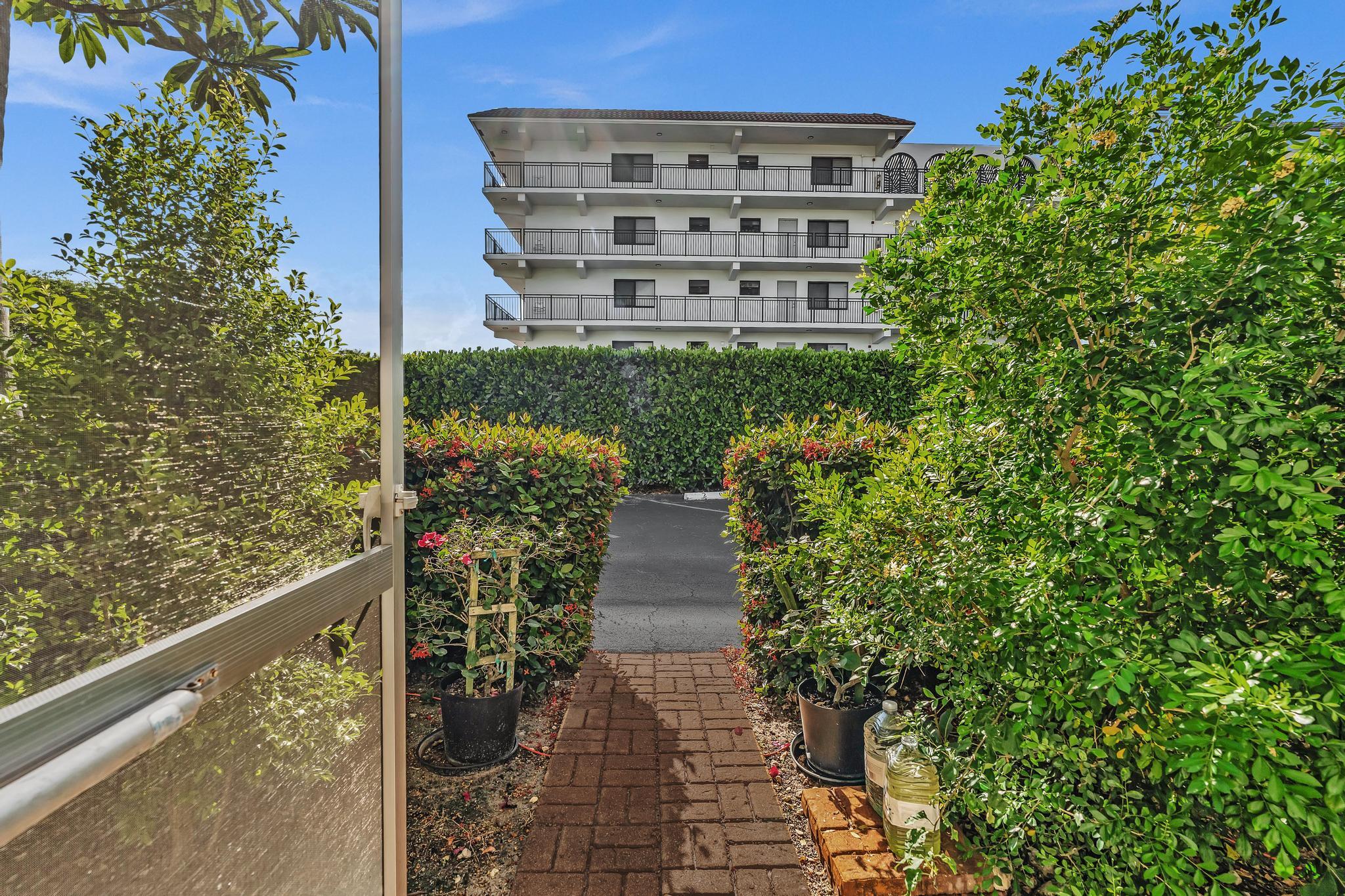 PALM ROYAL APTS INC CONDO - Residential