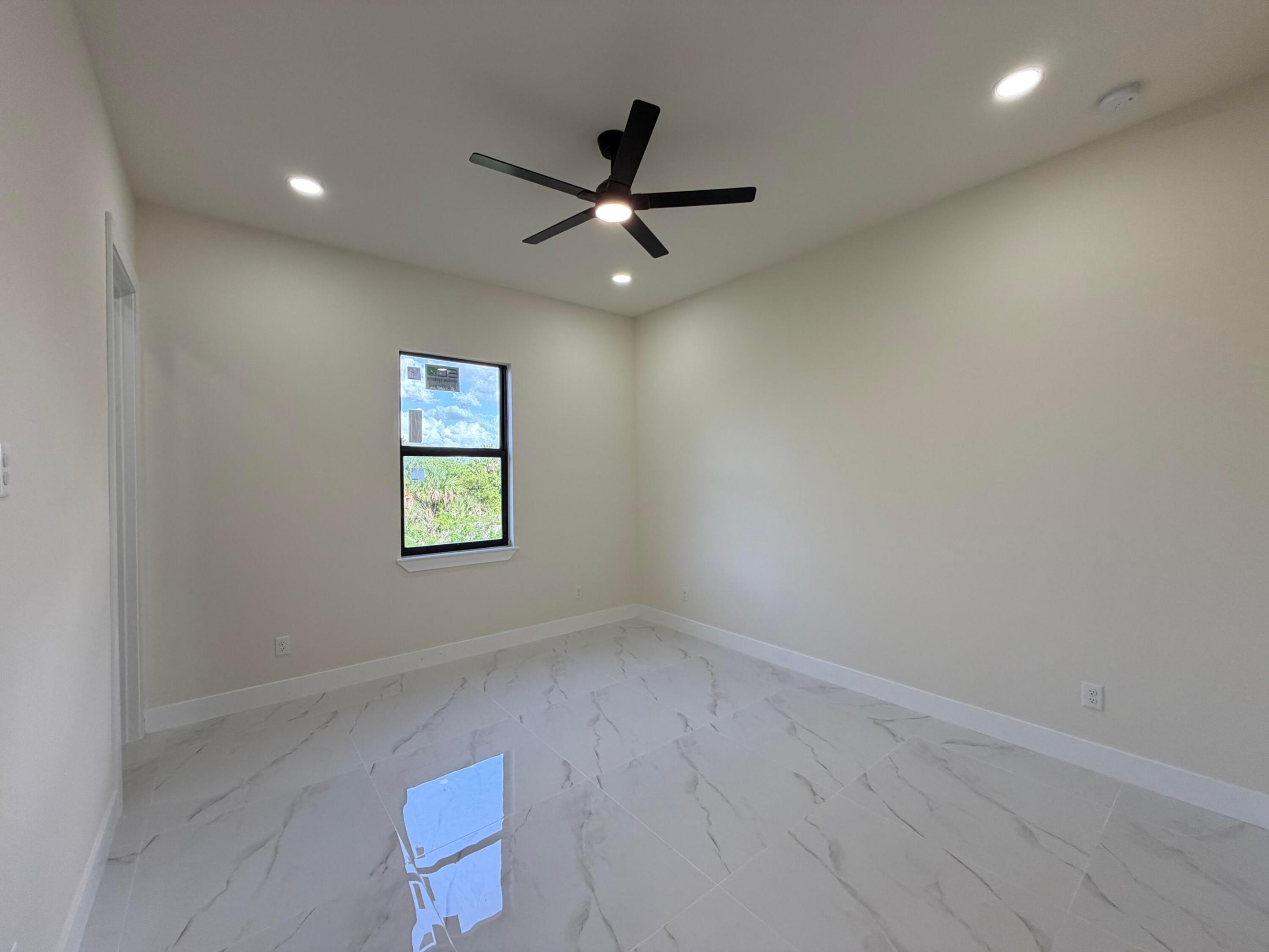 LEHIGH ACRES 15-45-27 - Residential