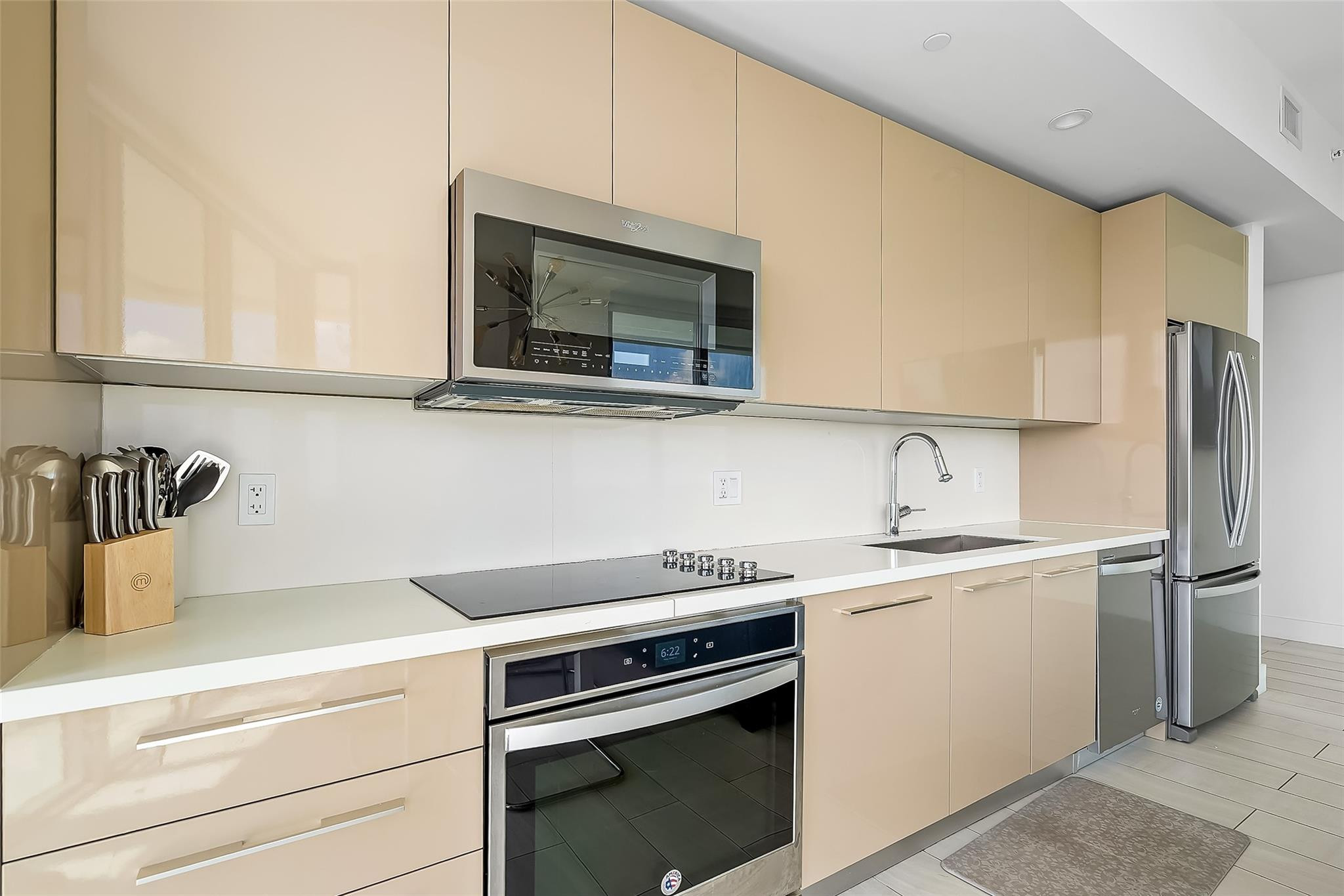 METROPICA NORTH TOWER ONE - Residential