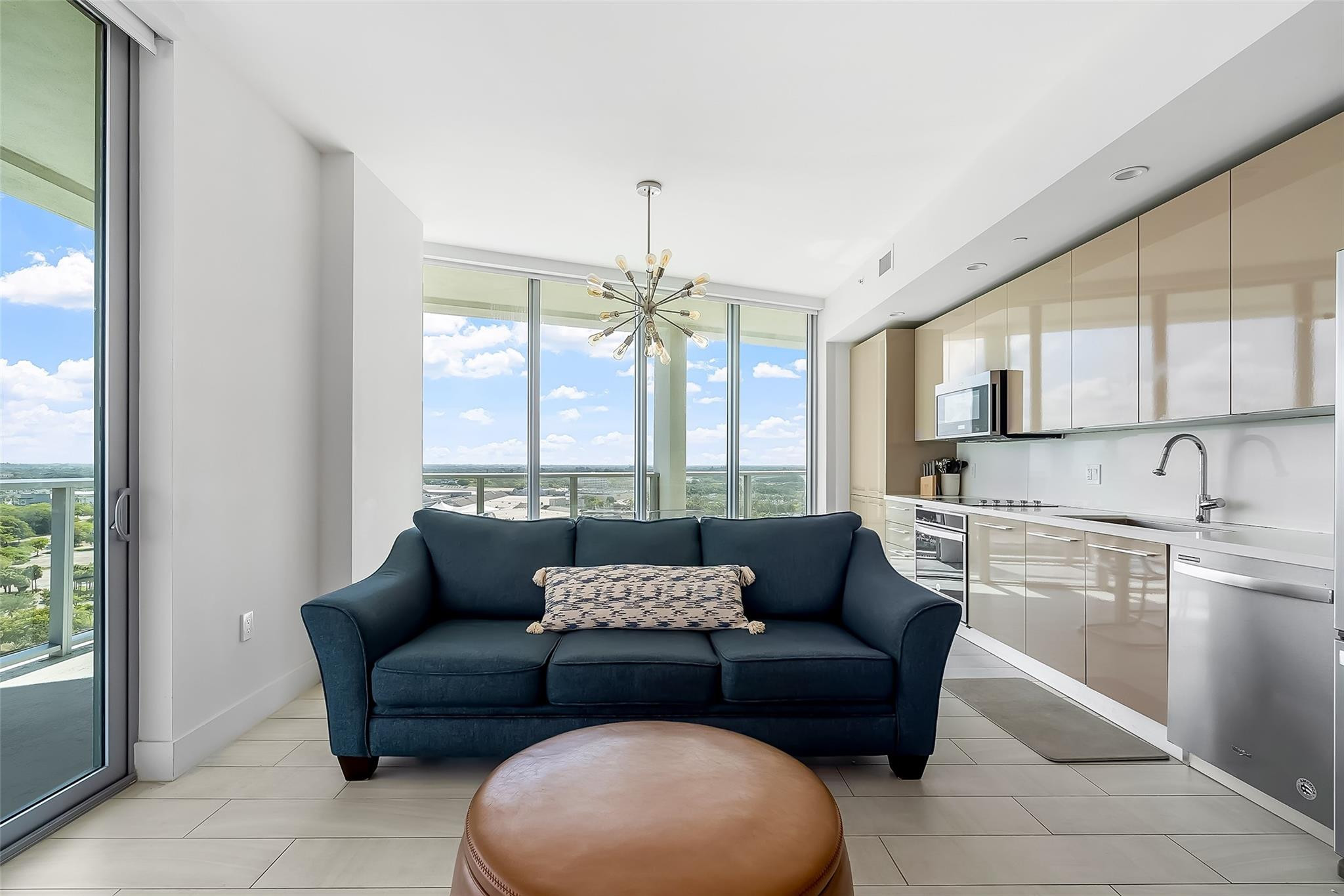 METROPICA NORTH TOWER ONE - Residential