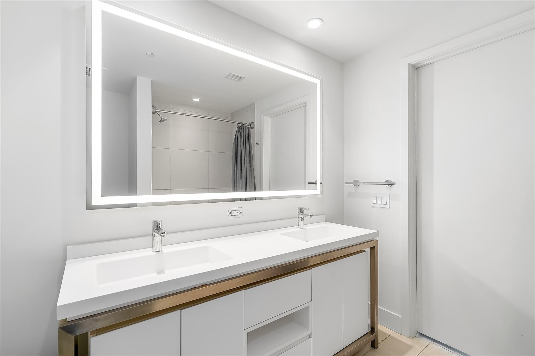 METROPICA NORTH TOWER ONE - Residential