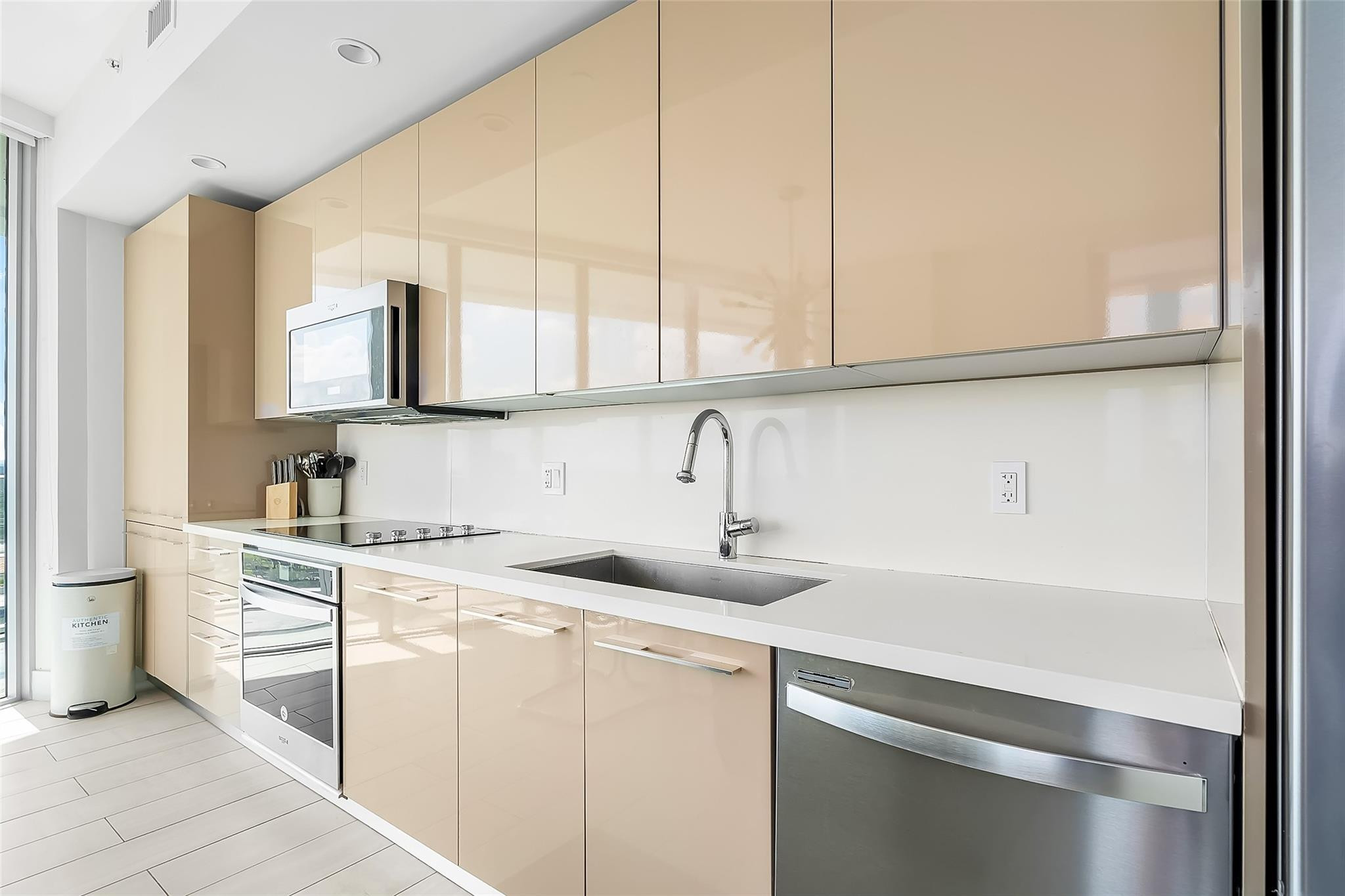 METROPICA NORTH TOWER ONE - Residential