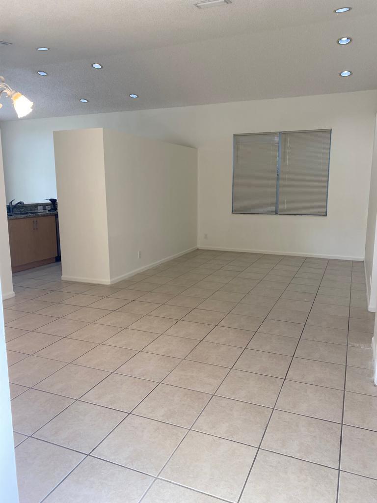 SILVER LAKES PHASE III - Residential Lease