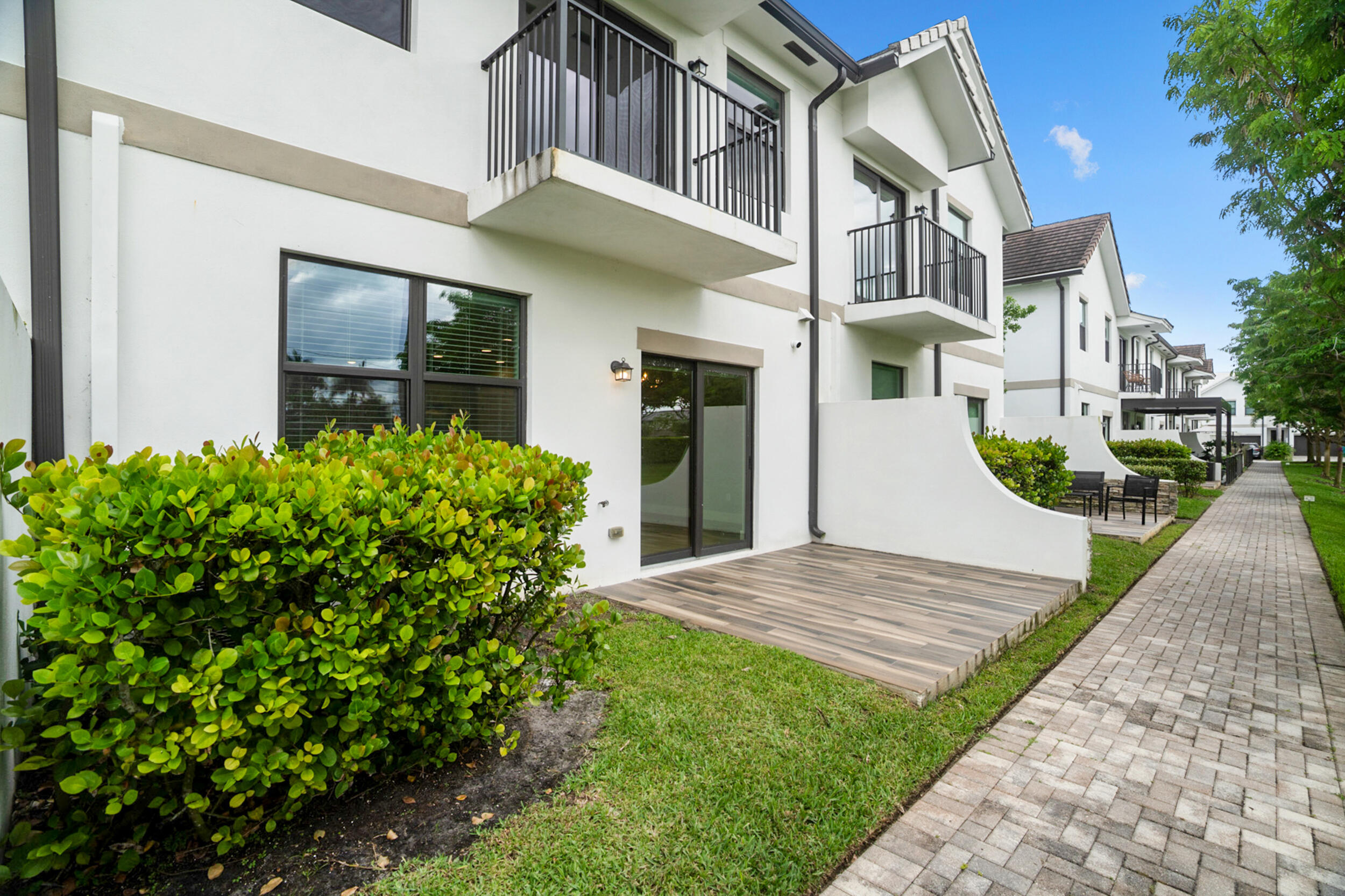 Aqua Bella - Residential Lease