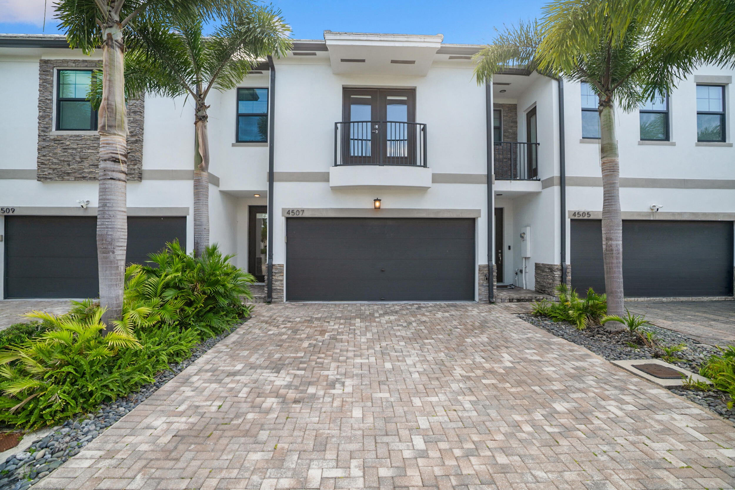 Aqua Bella - Residential Lease