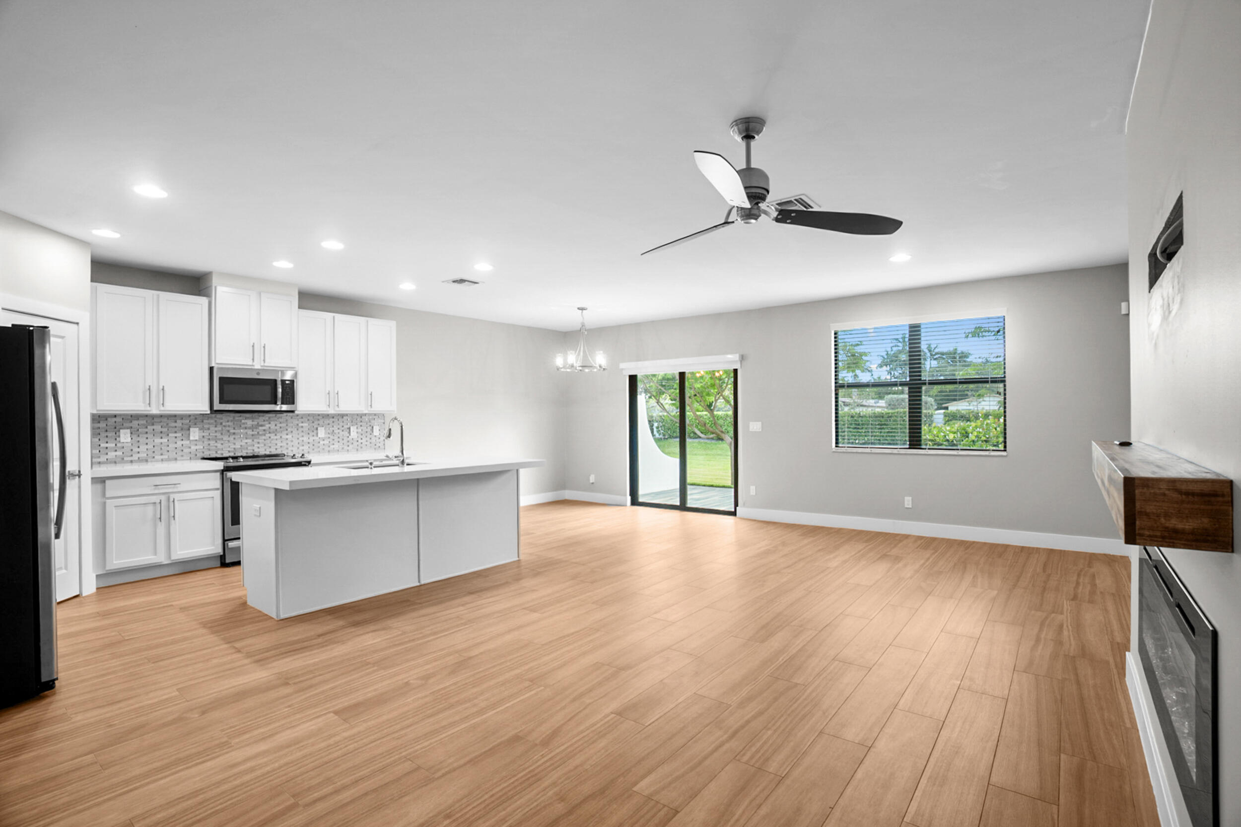 Aqua Bella - Residential Lease
