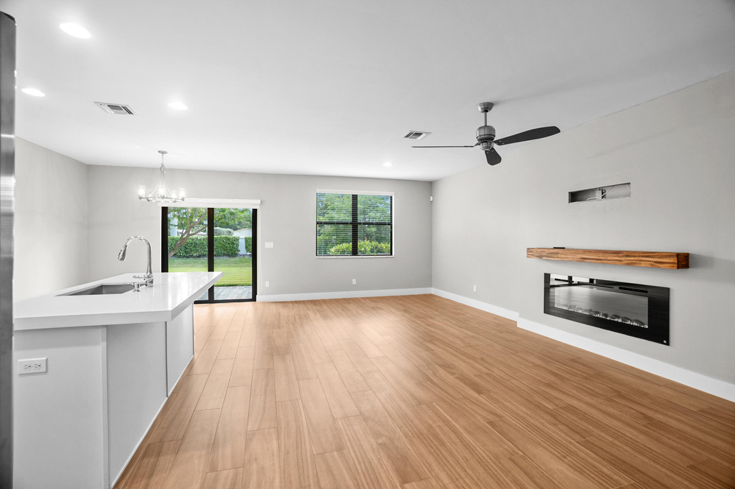 Aqua Bella - Residential Lease