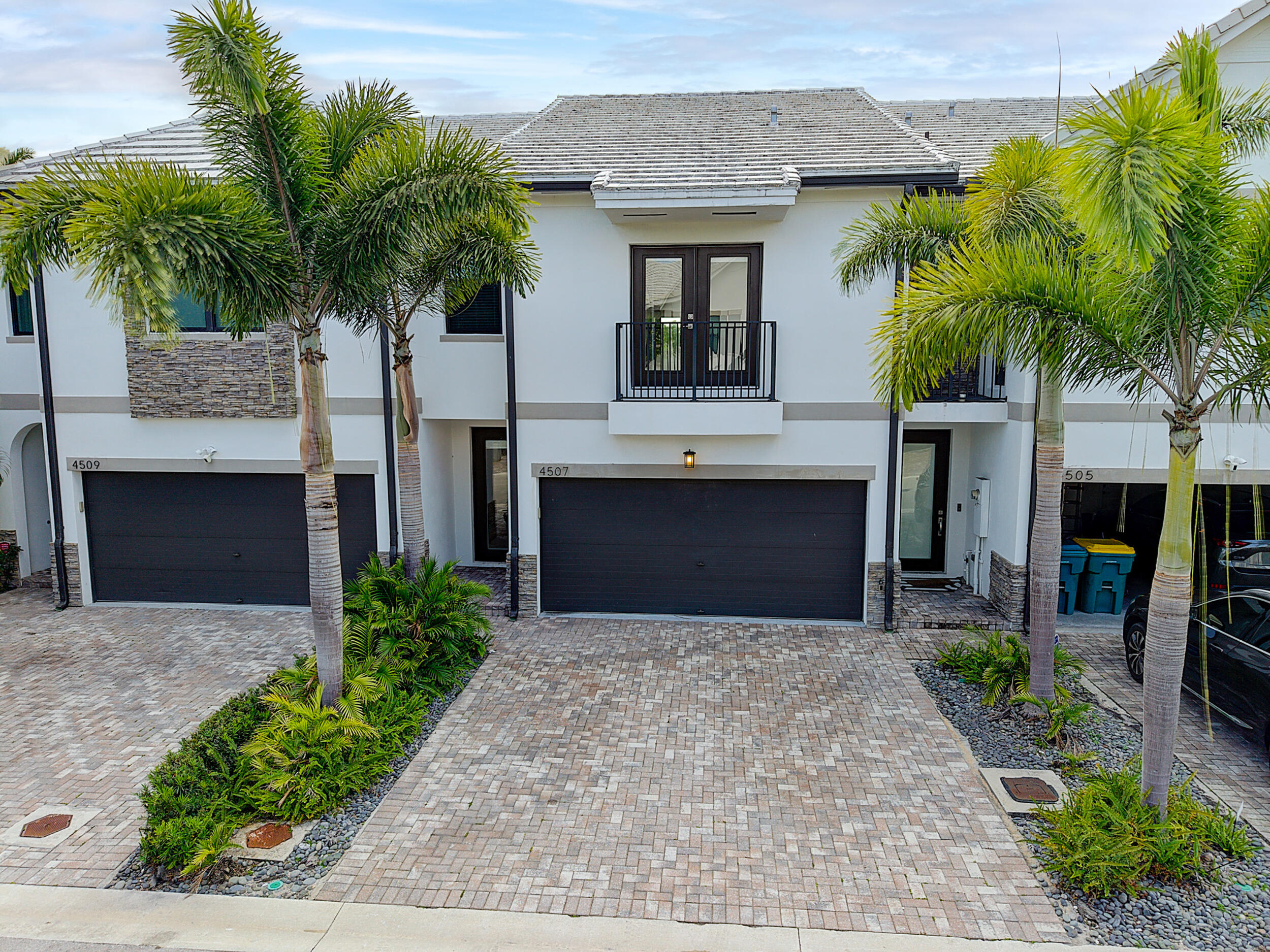 Aqua Bella - Residential Lease