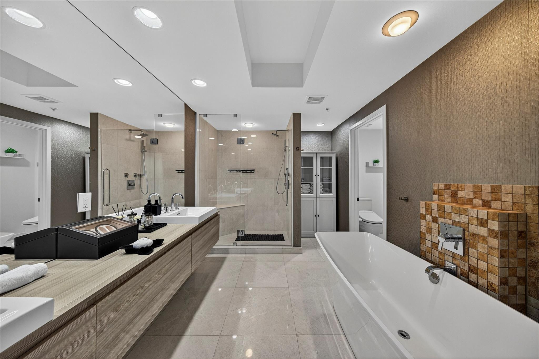MARINA PALMS RESIDENCES N - Residential