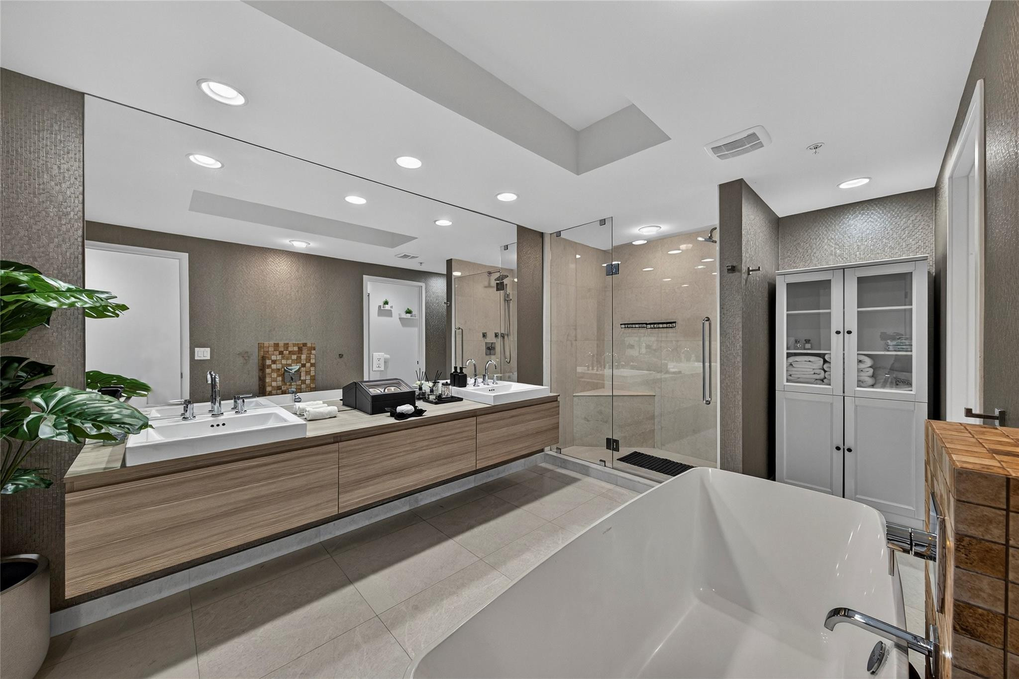 MARINA PALMS RESIDENCES N - Residential