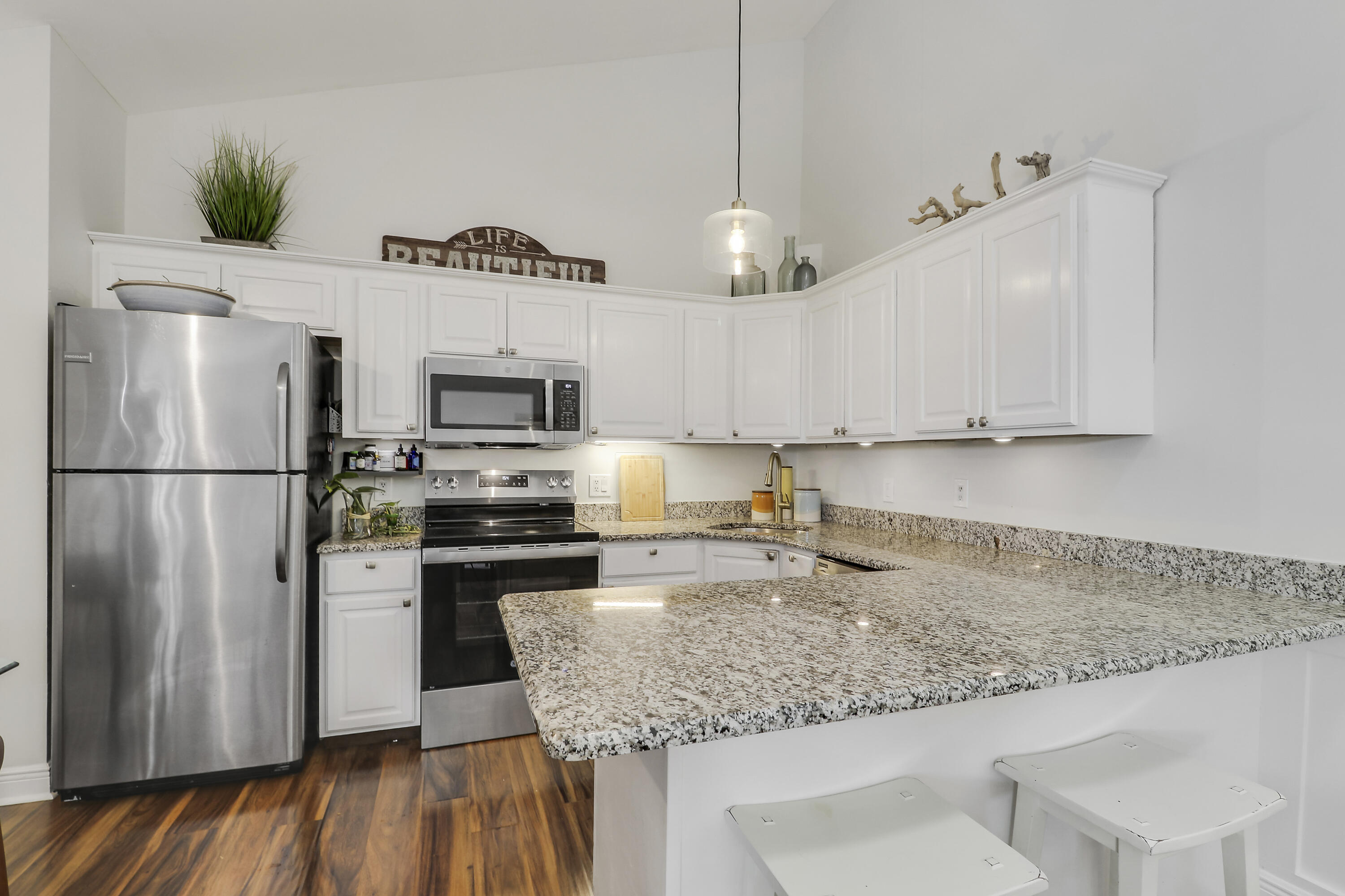 WESTWOOD GARDENS 3 - Residential