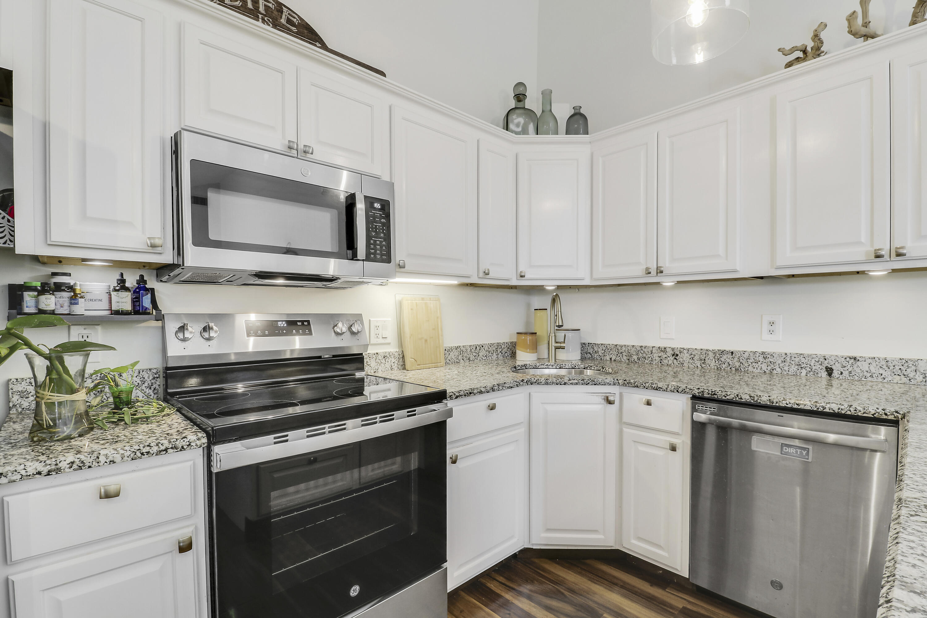 WESTWOOD GARDENS 3 - Residential