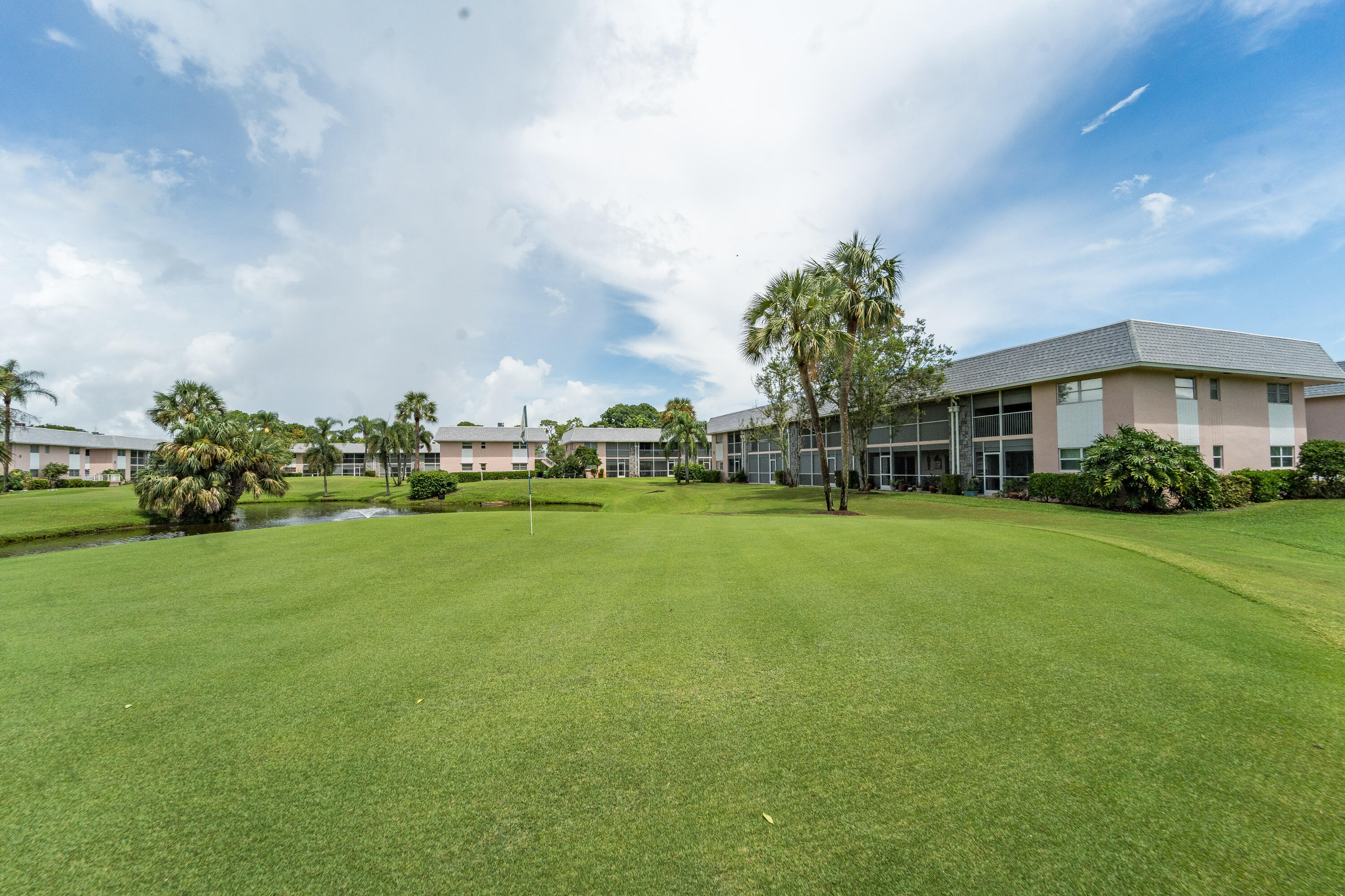 LITTLE CLUB - Residential