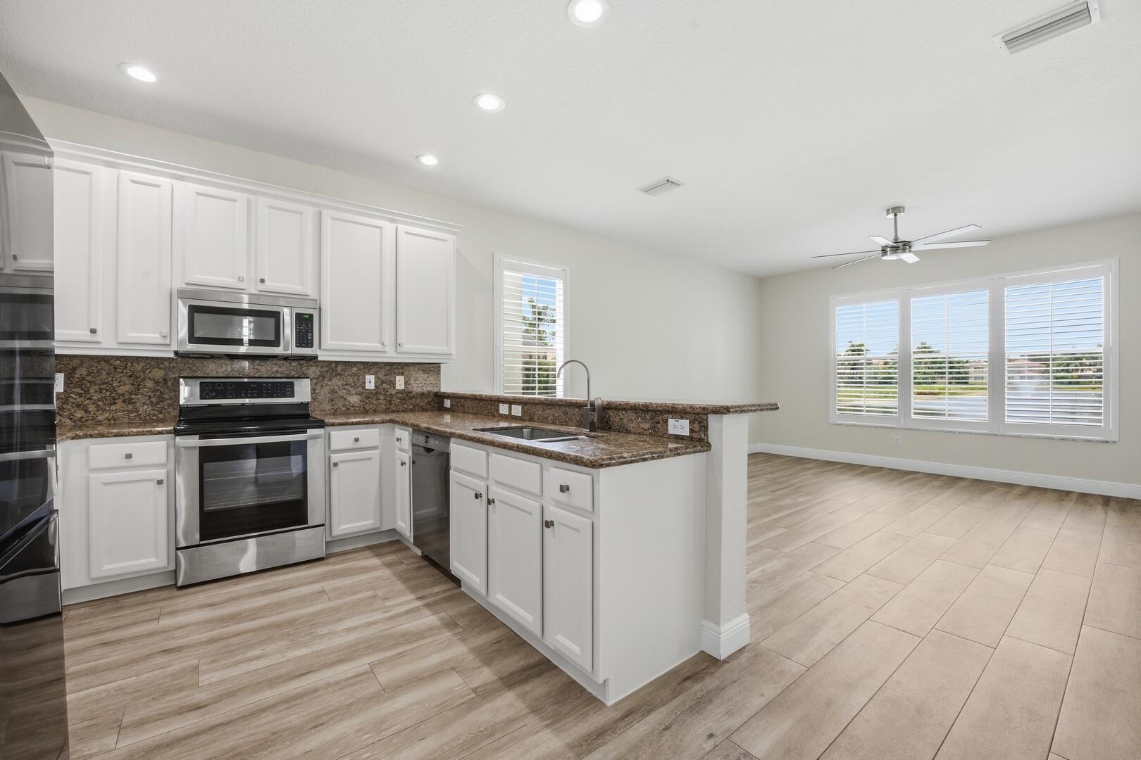 CANYON LAKES 6 - Residential