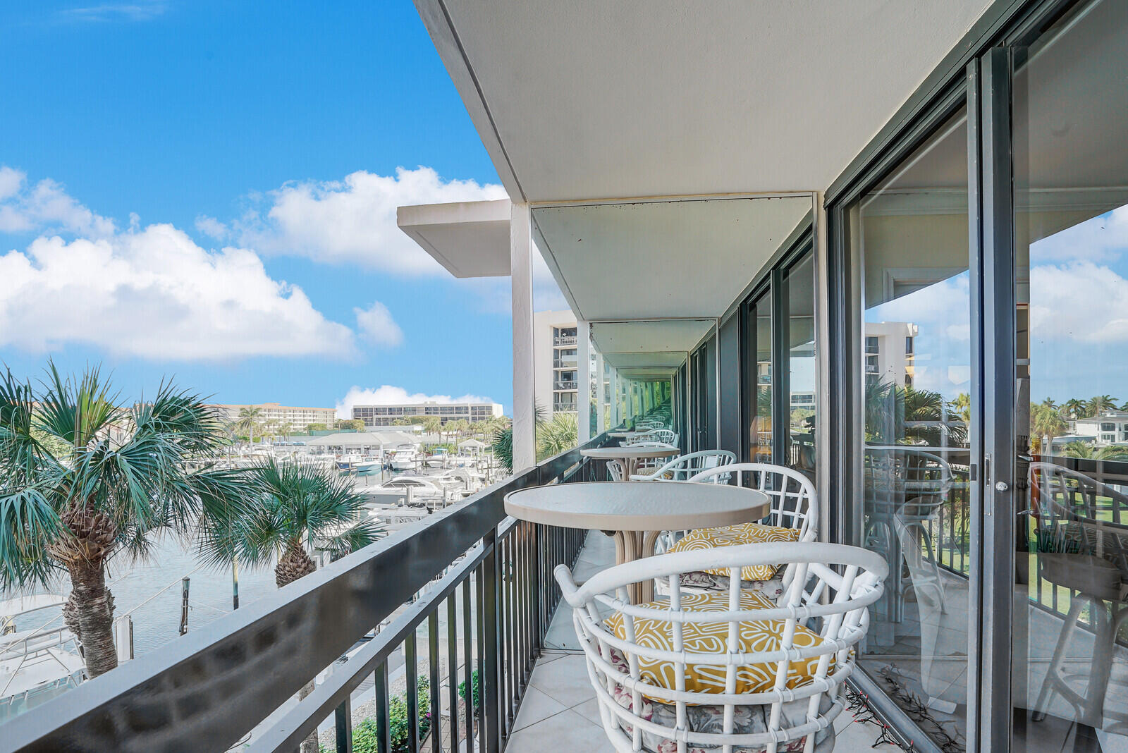 YACHT & RACQUET CLUB OF BOCA RATON CONDO - Residential