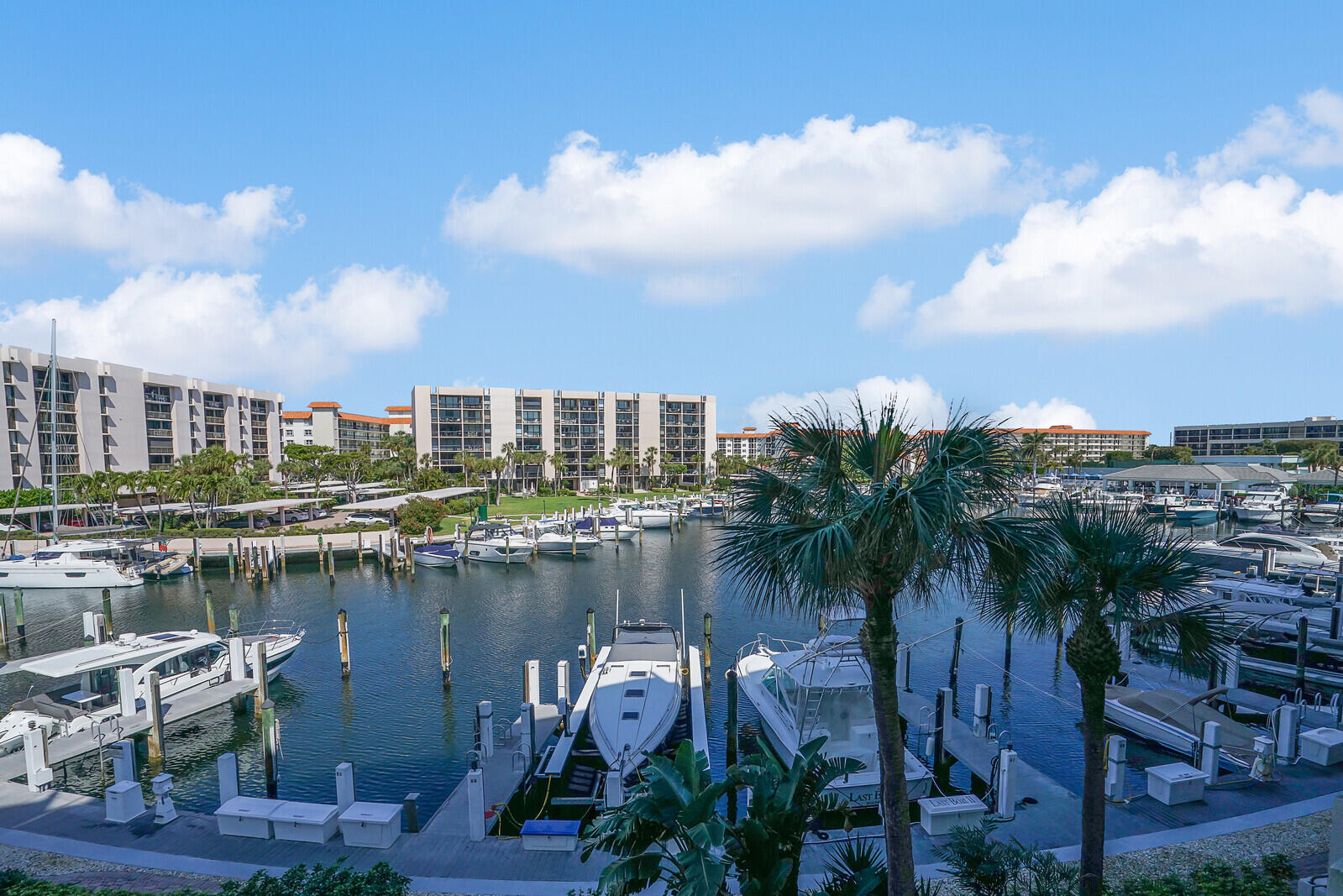 YACHT & RACQUET CLUB OF BOCA RATON CONDO - Residential