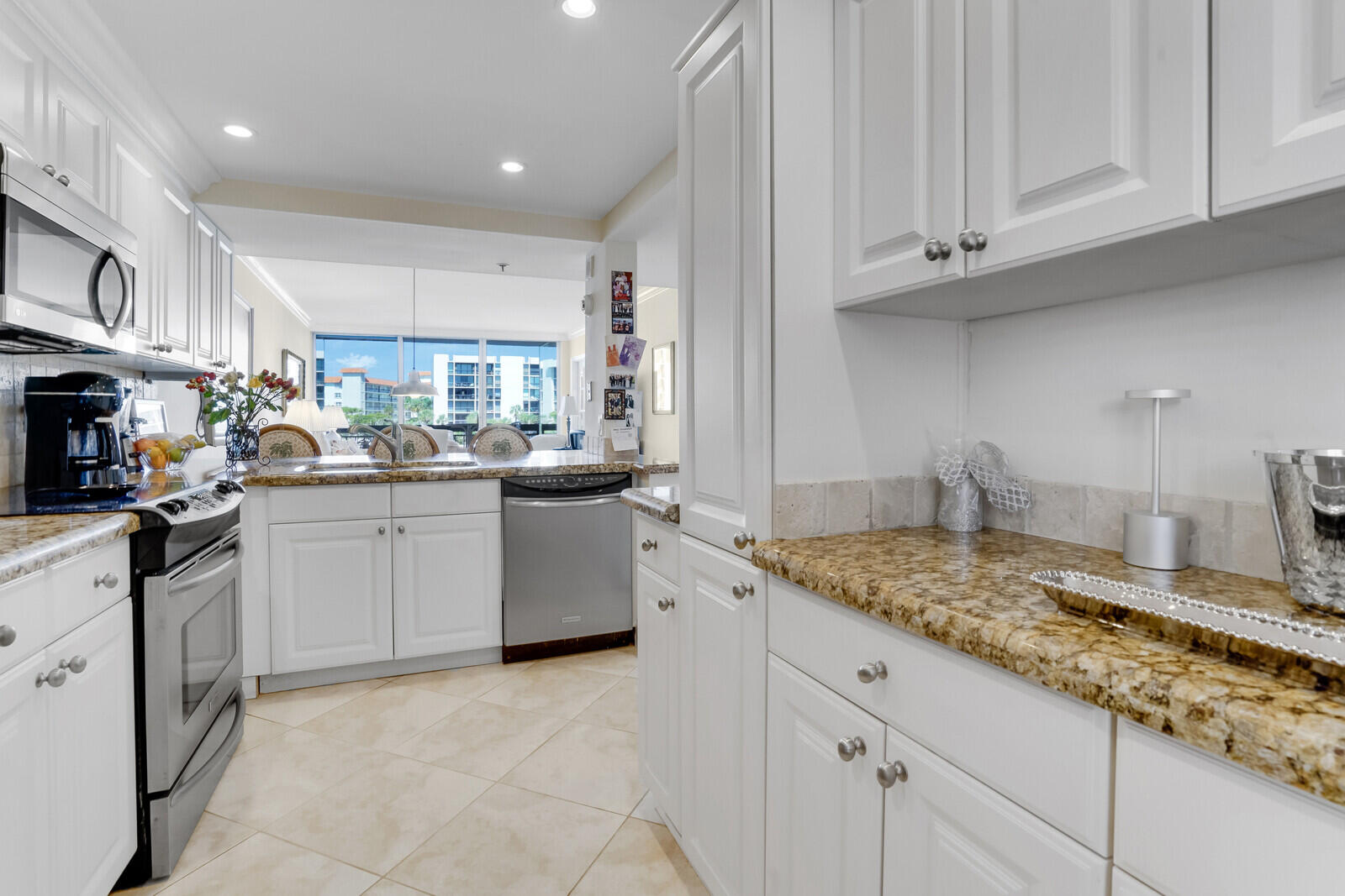 YACHT & RACQUET CLUB OF BOCA RATON CONDO - Residential