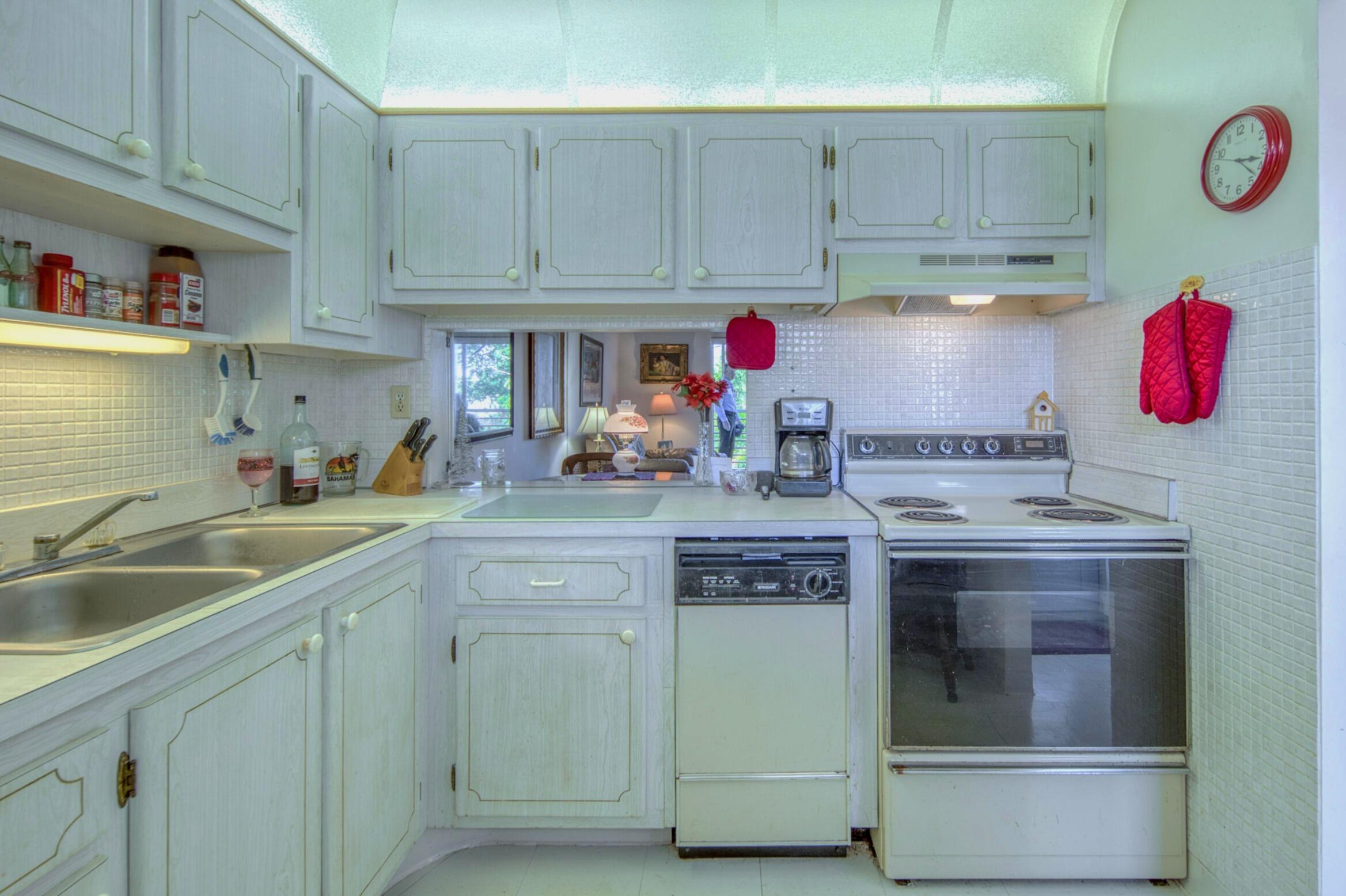 LAKE CLARKE GARDENS CONDO 24 - Residential