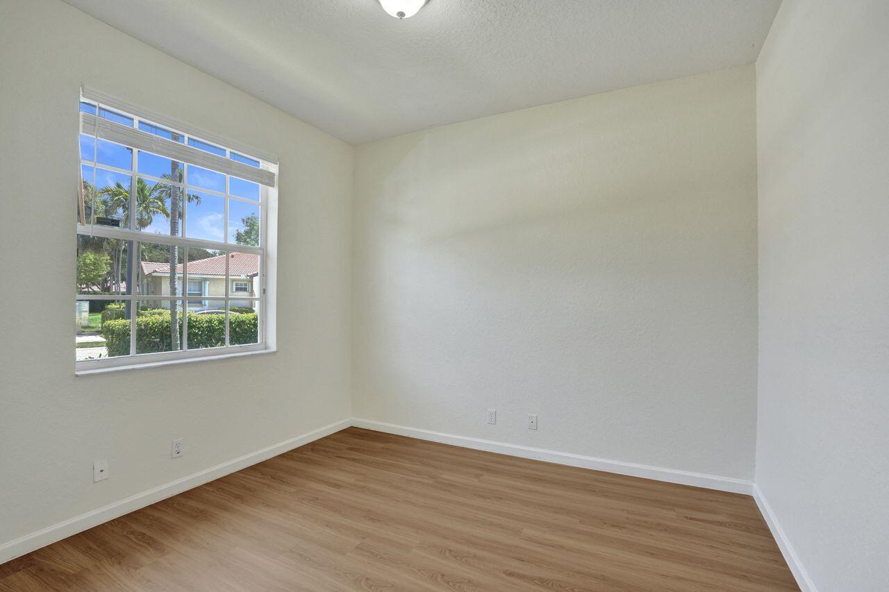 WYNDHAM LAKES EAST - Residential