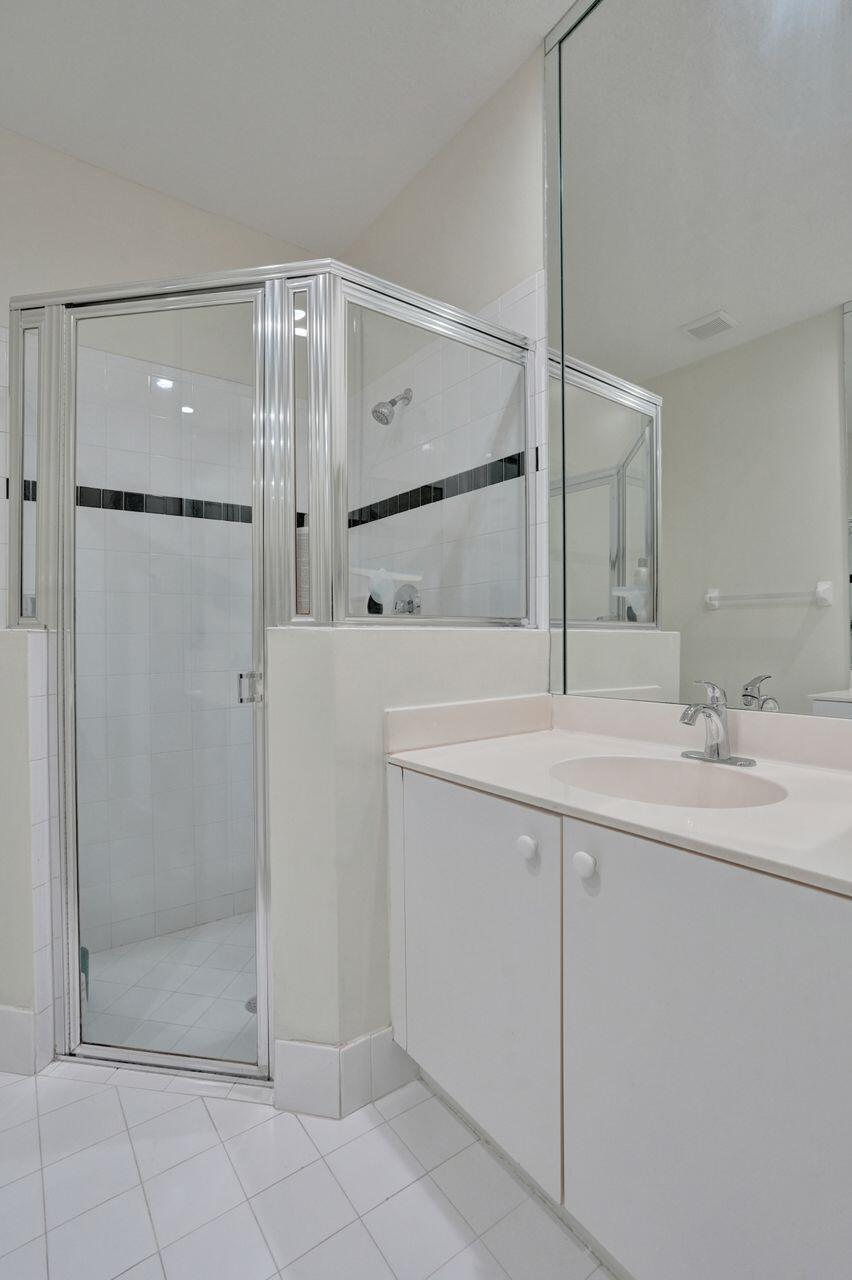WYNDHAM LAKES EAST - Residential