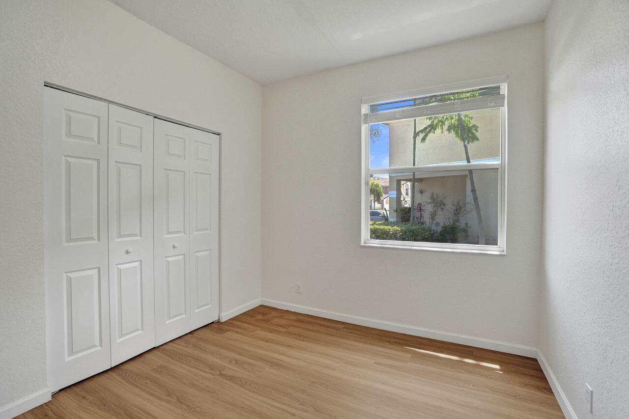 WYNDHAM LAKES EAST - Residential