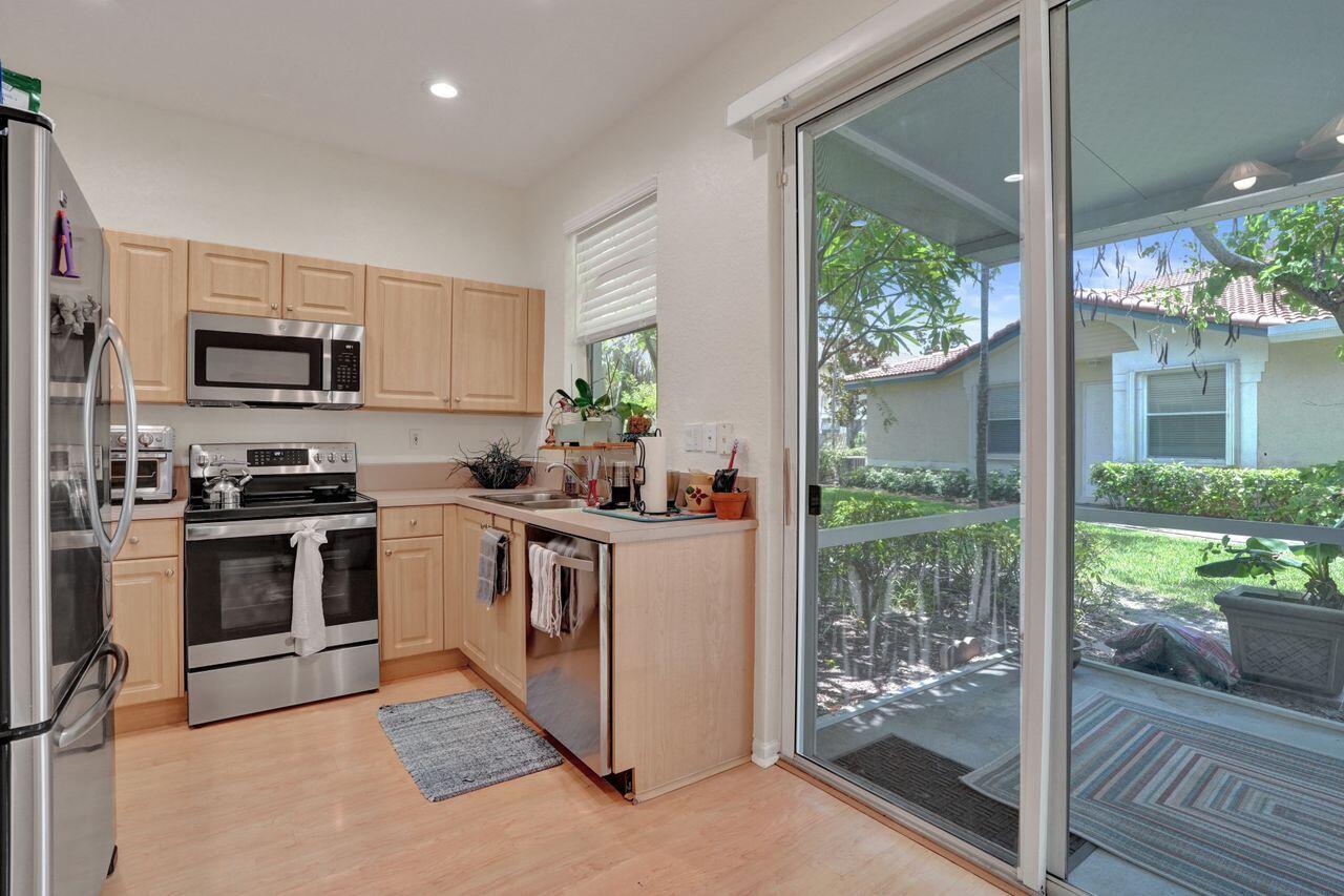 WYNDHAM LAKES EAST - Residential